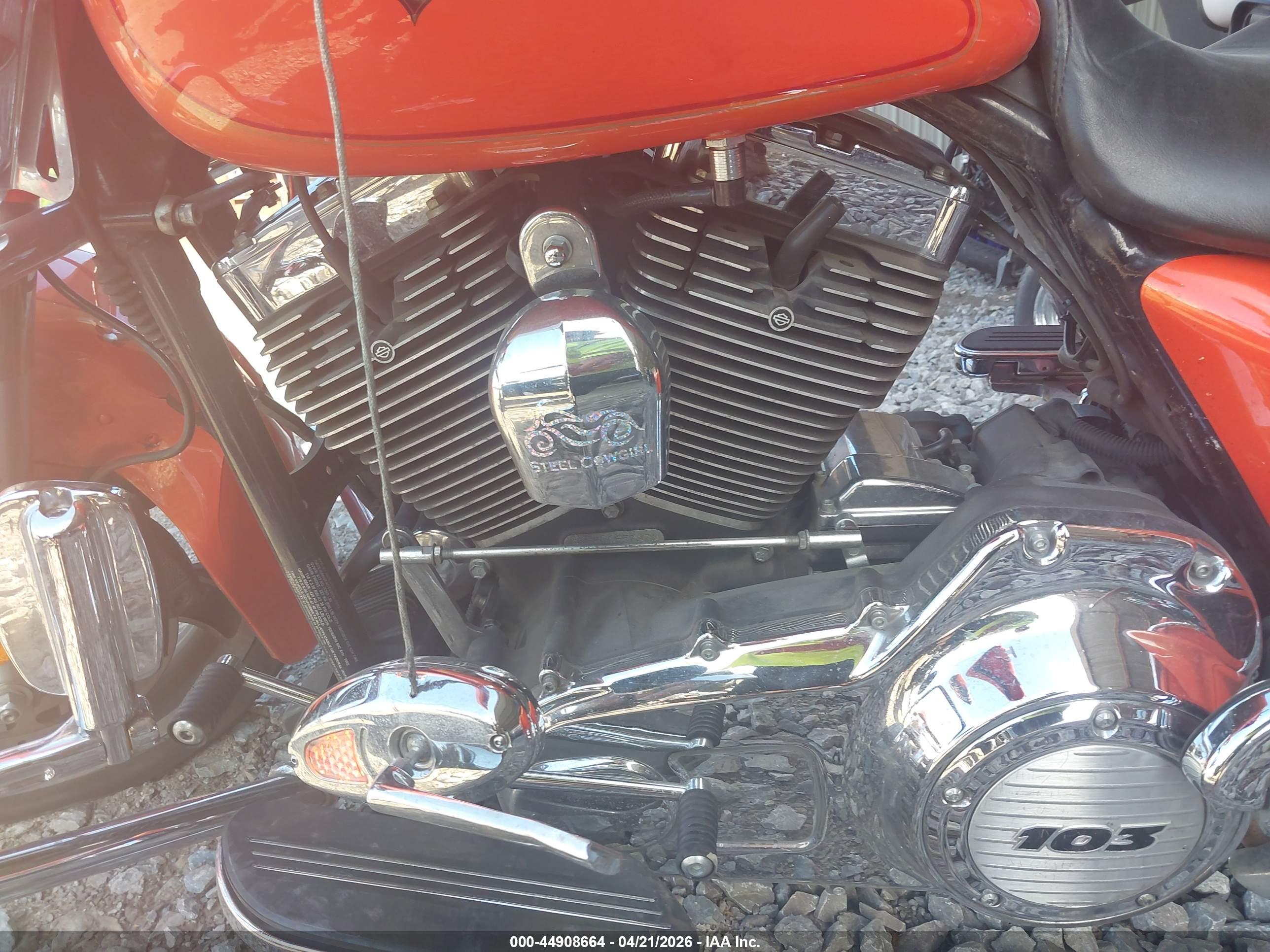 HARLEY-DAVIDSON FLHX image 9