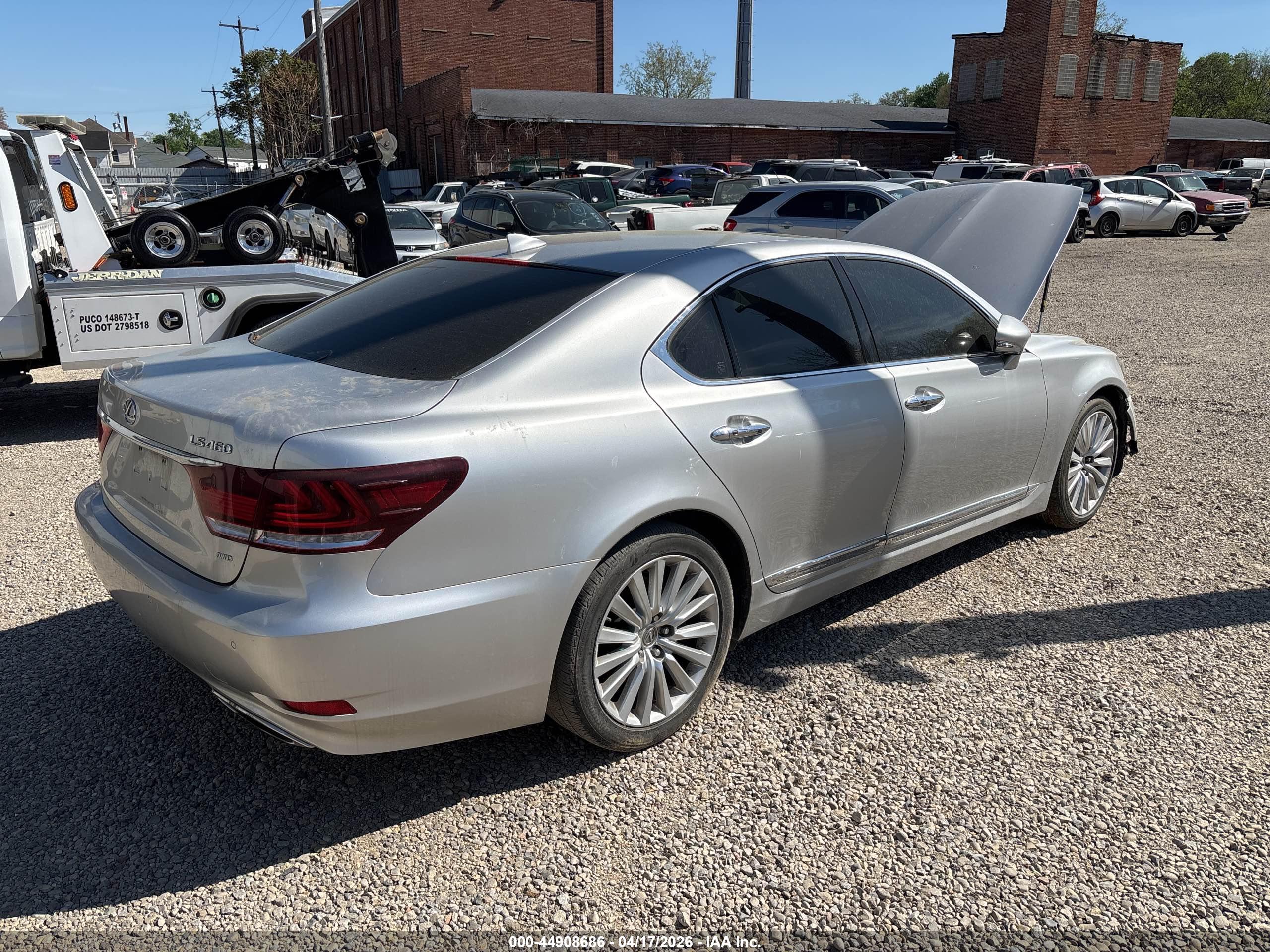 LEXUS LS image 4
