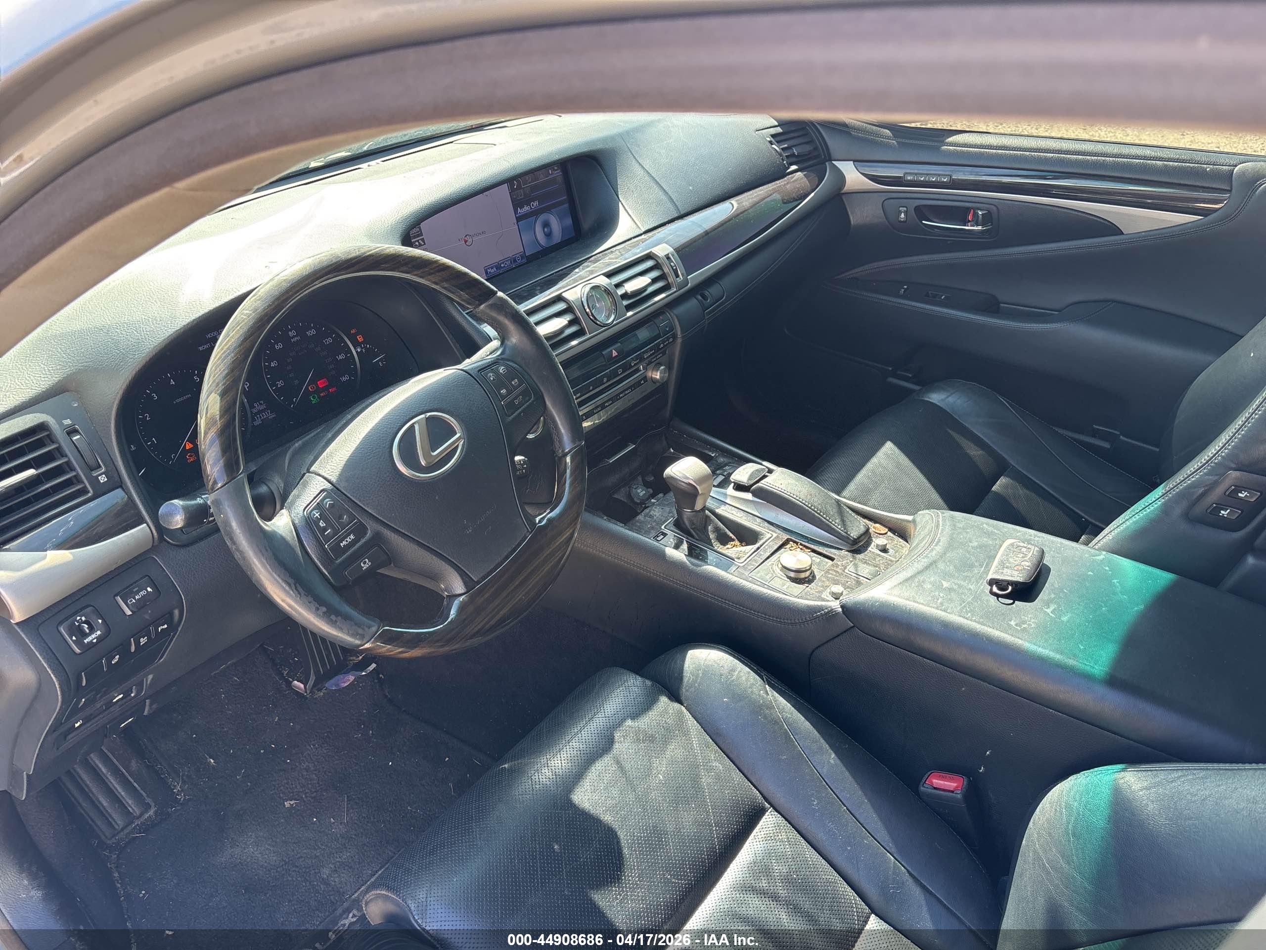 LEXUS LS image 5