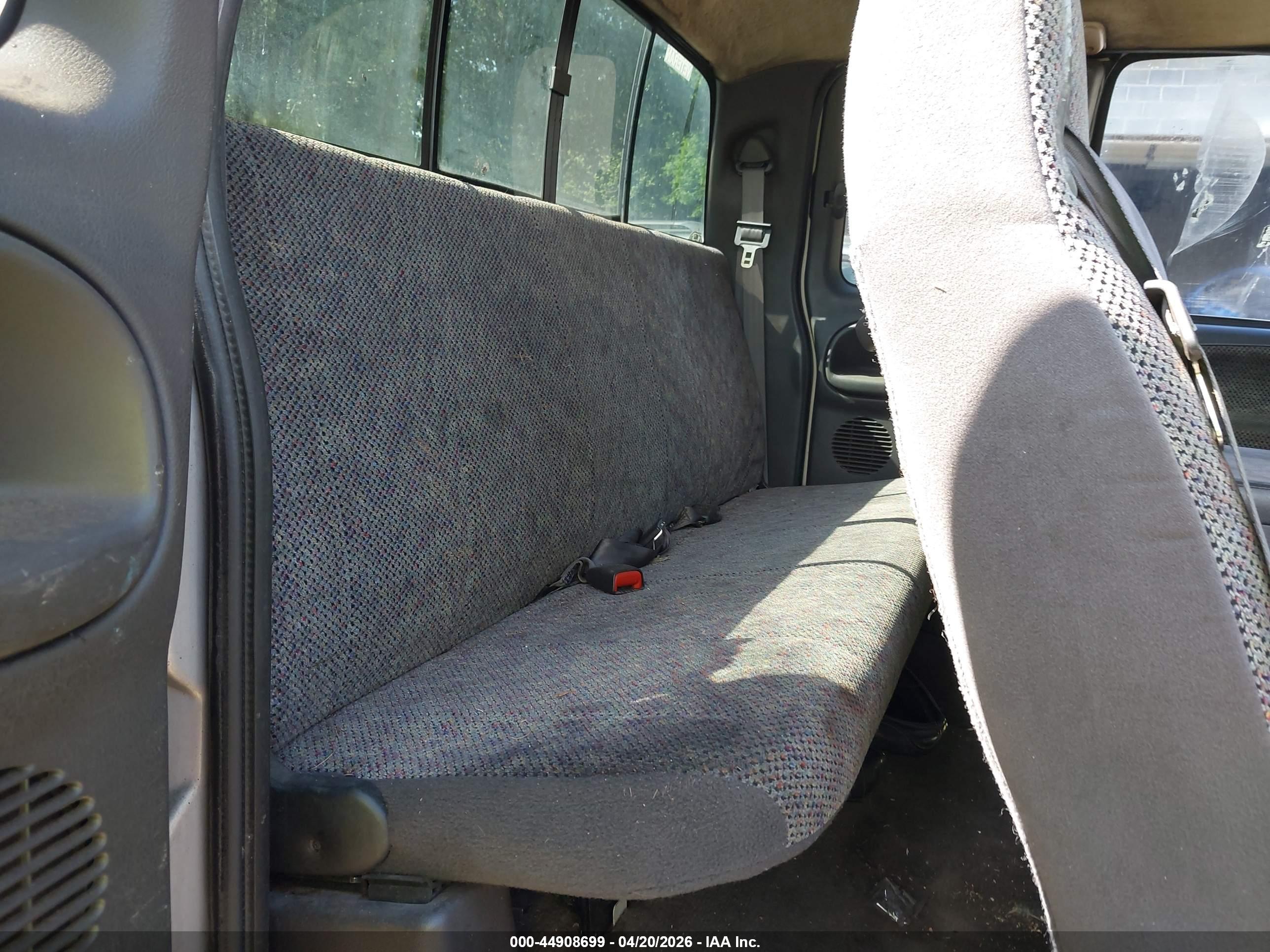 DODGE RAM image 8