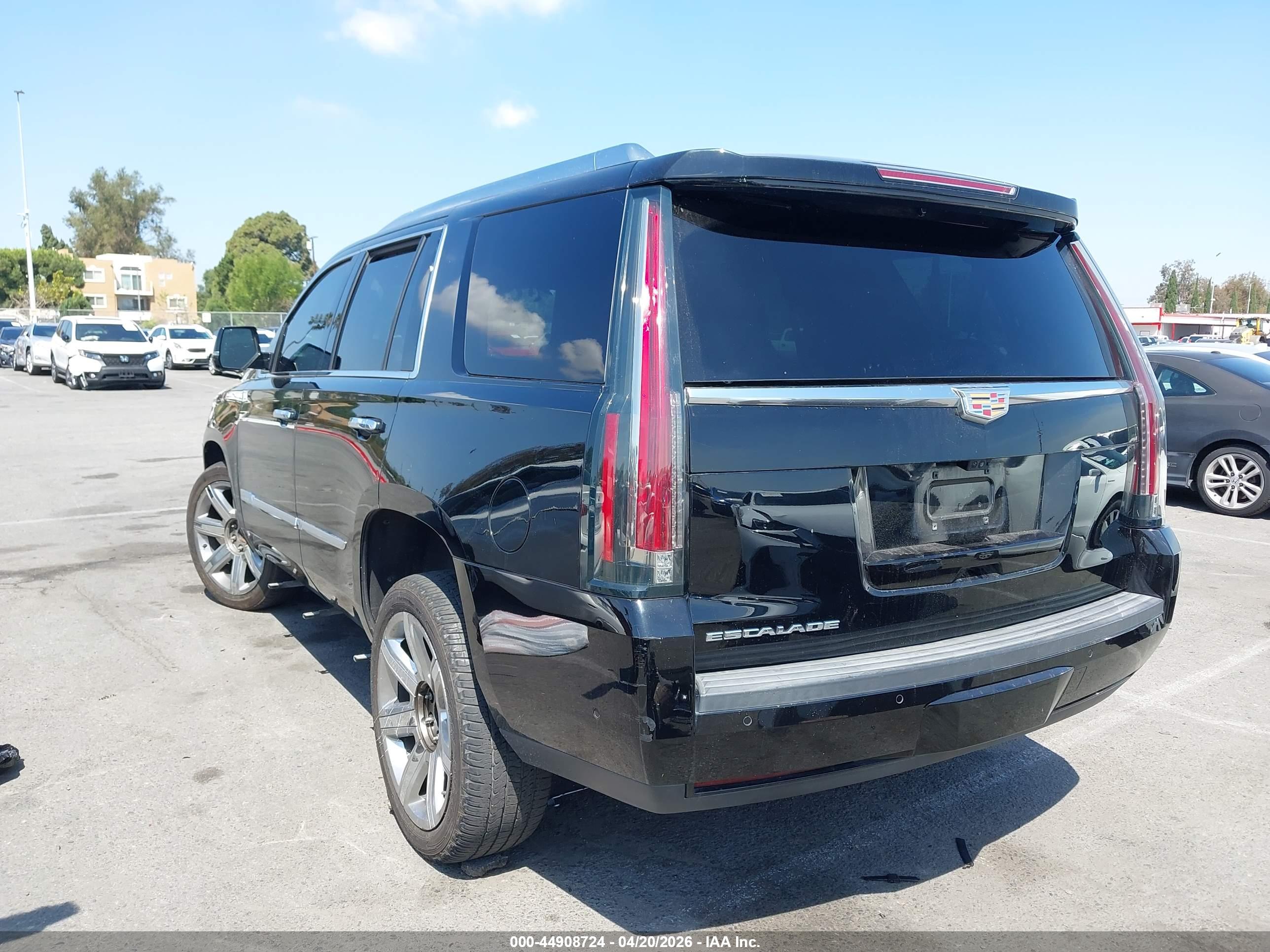 CADILLAC ESCALADE image 3