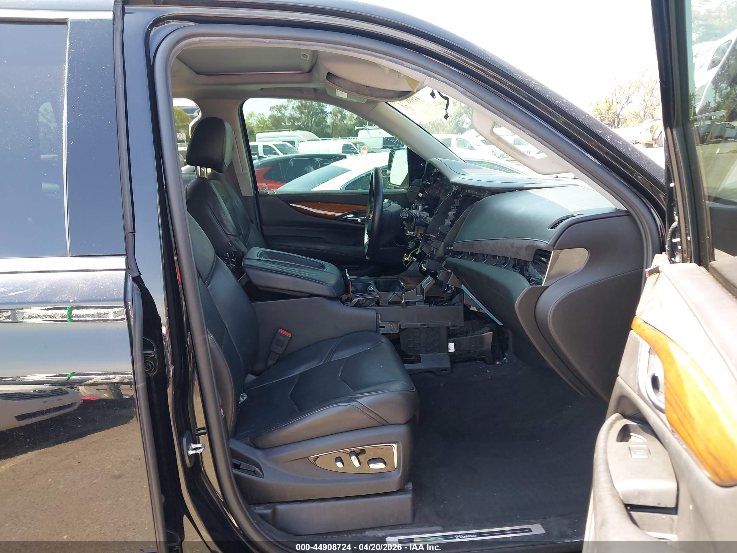 CADILLAC ESCALADE image 5