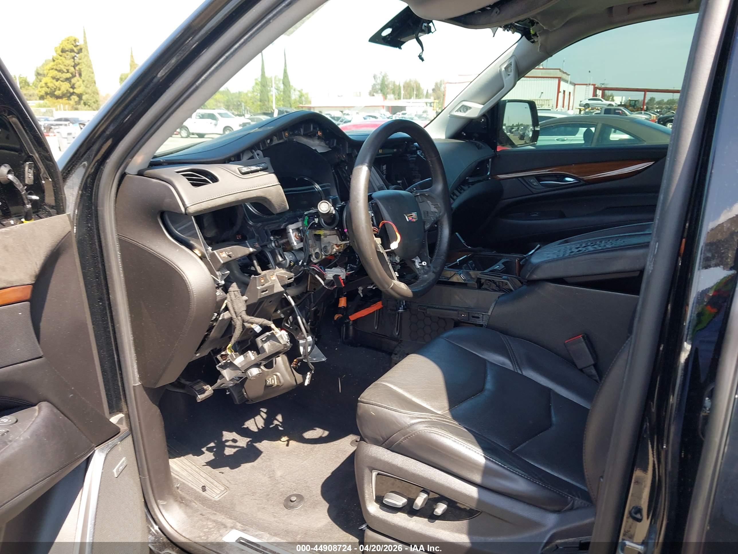 CADILLAC ESCALADE image 6