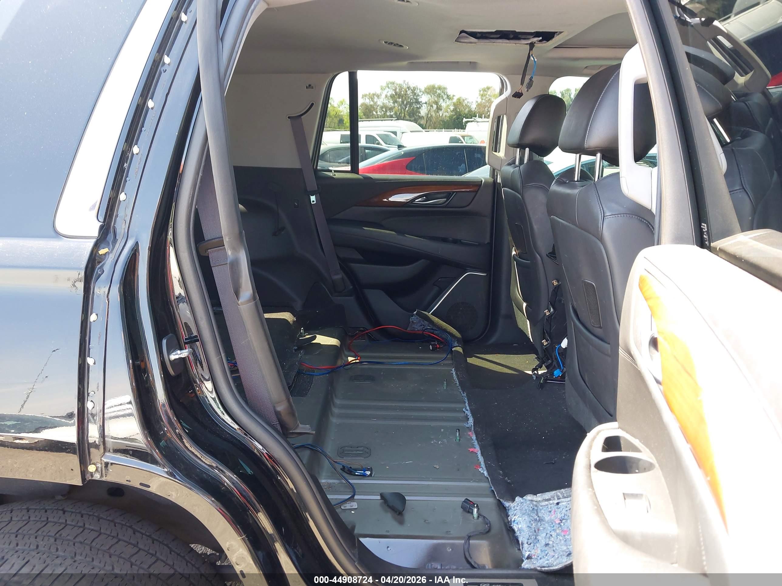 CADILLAC ESCALADE image 8