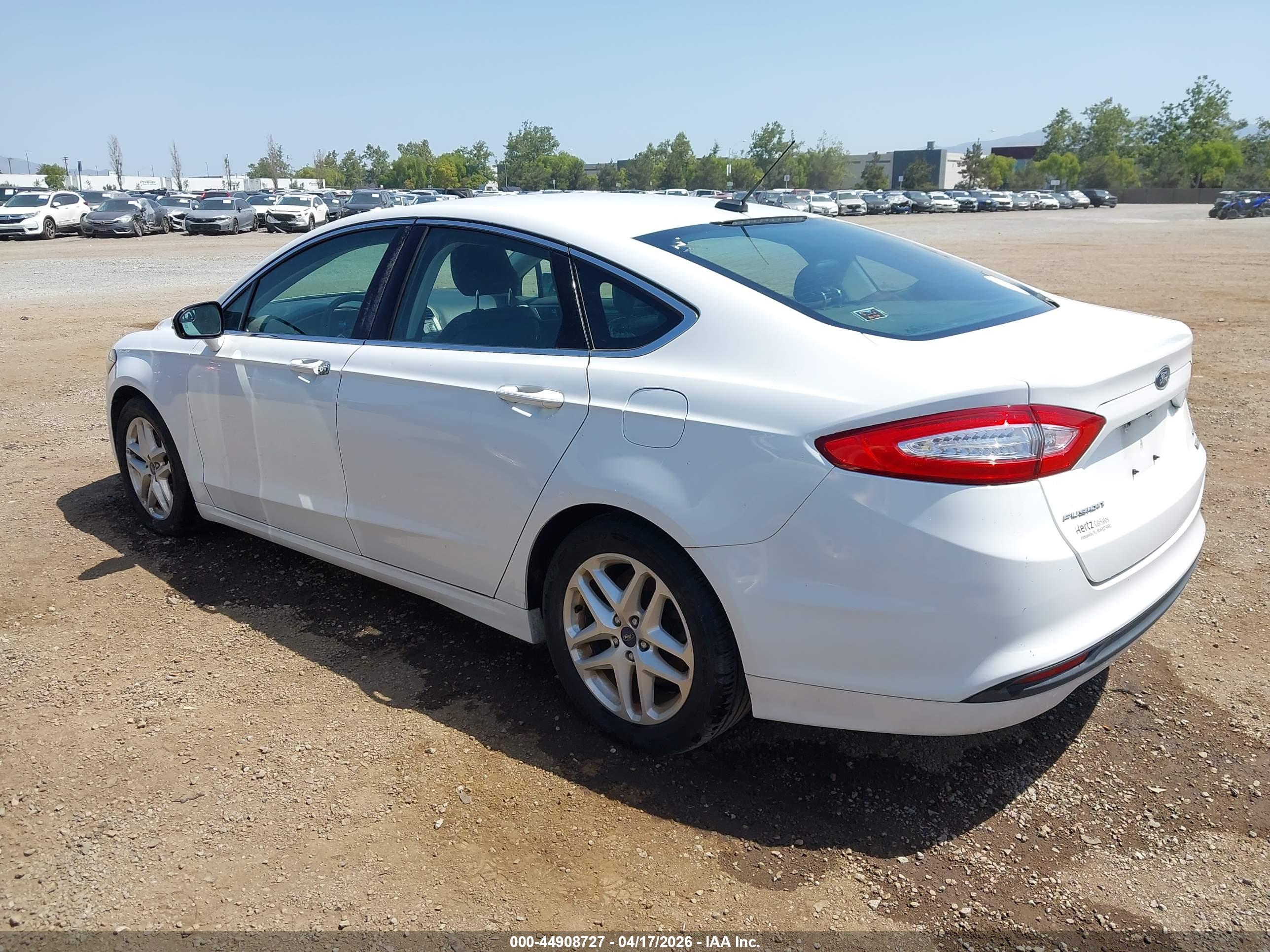FORD FUSION image 3