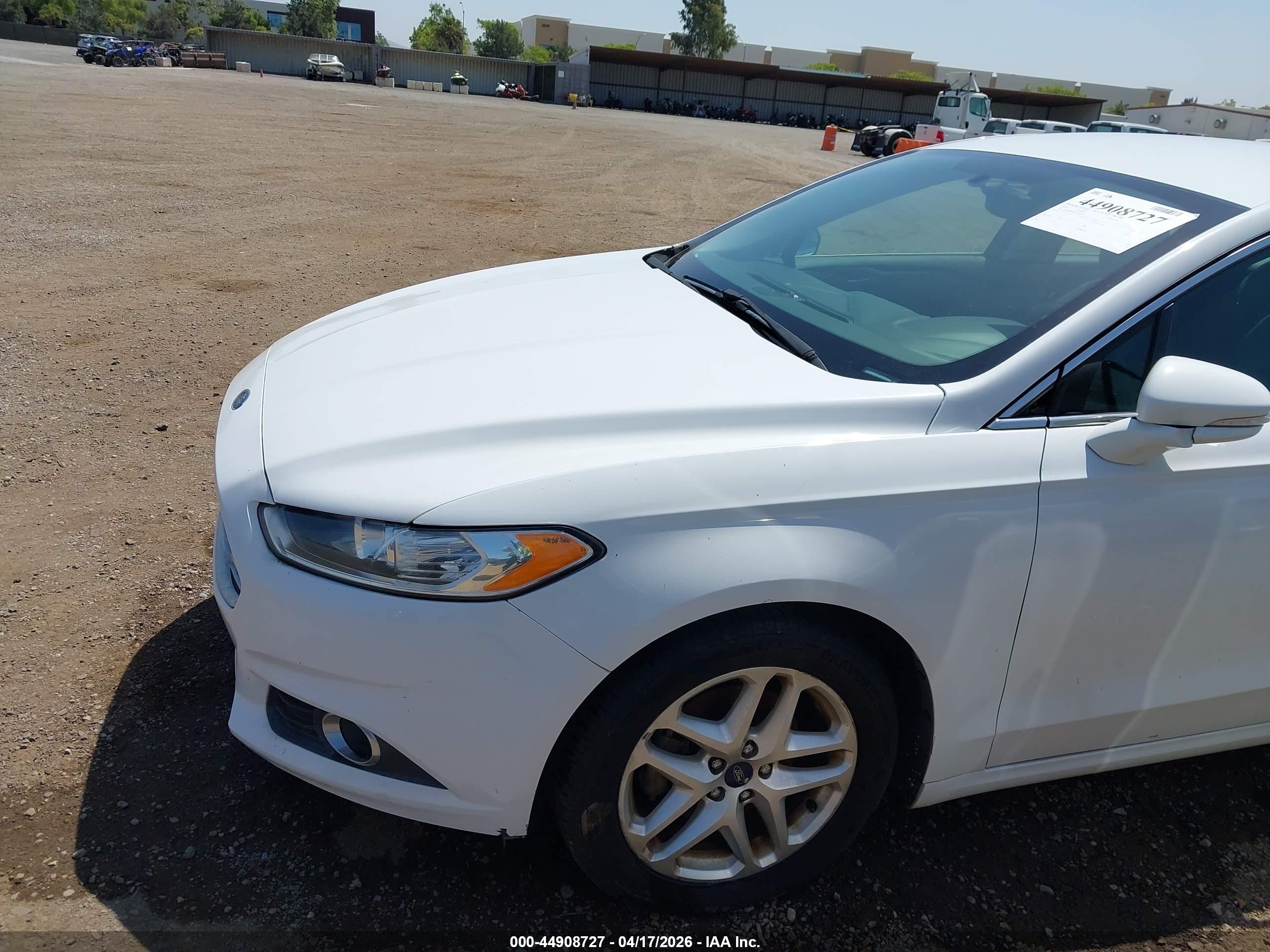FORD FUSION image 6