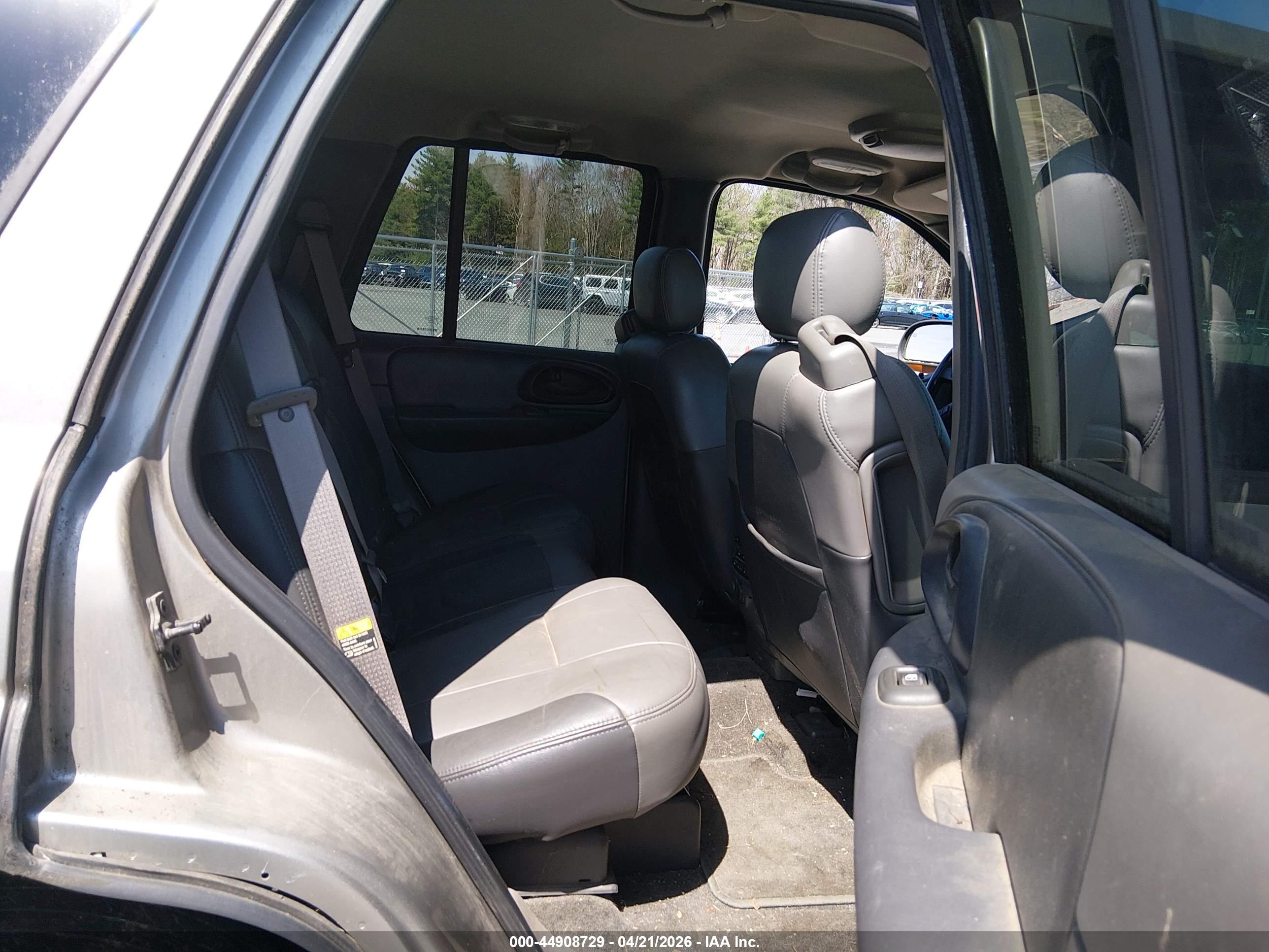 CHEVROLET TRAILBLAZER image 8