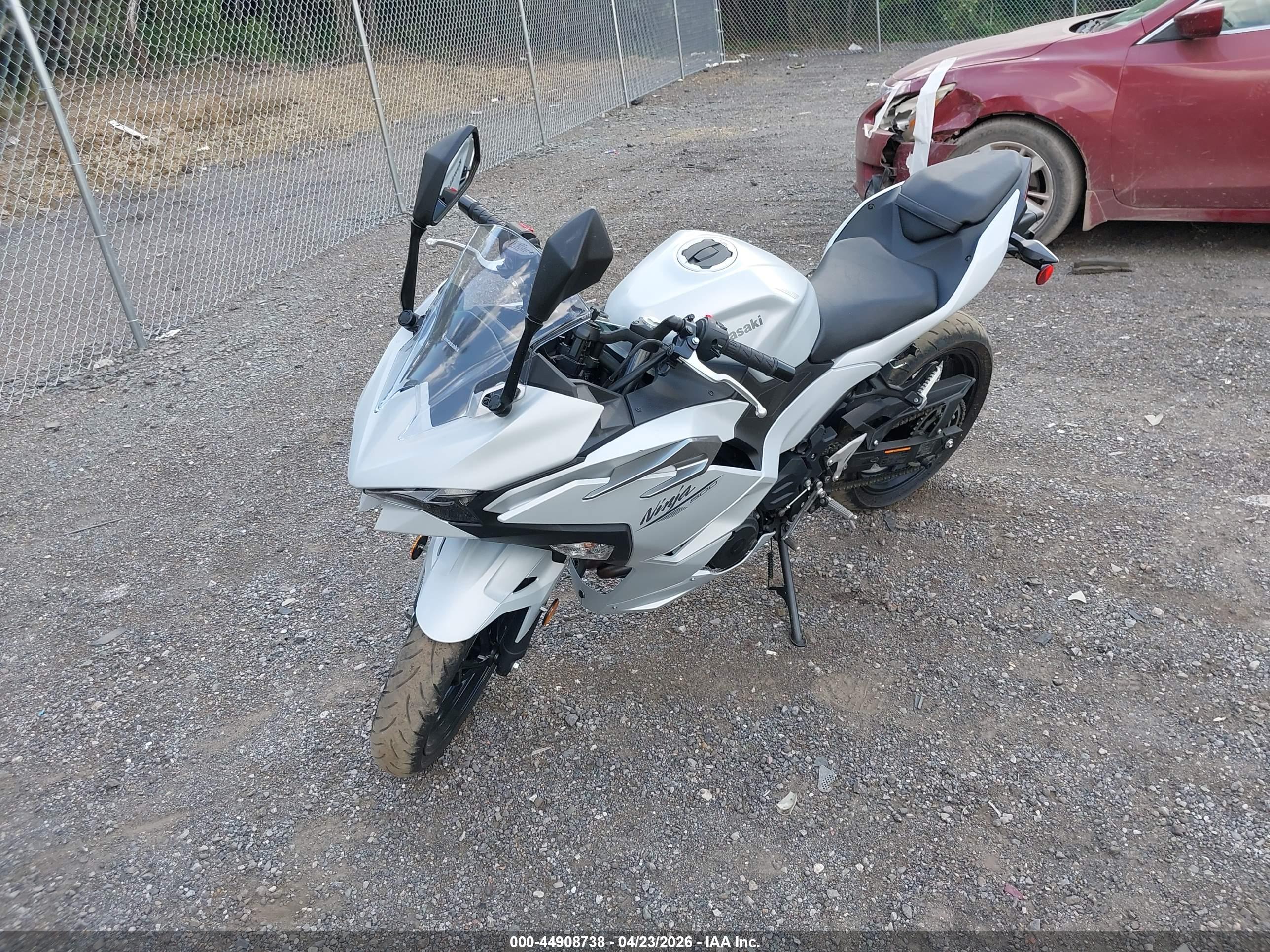 KAWASAKI EX500 image 2