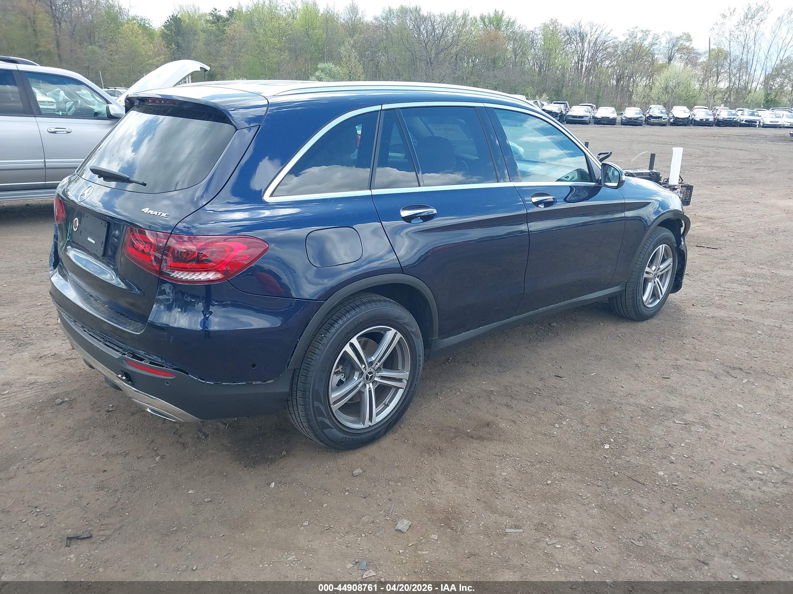 MERCEDES-BENZ GLC image 4