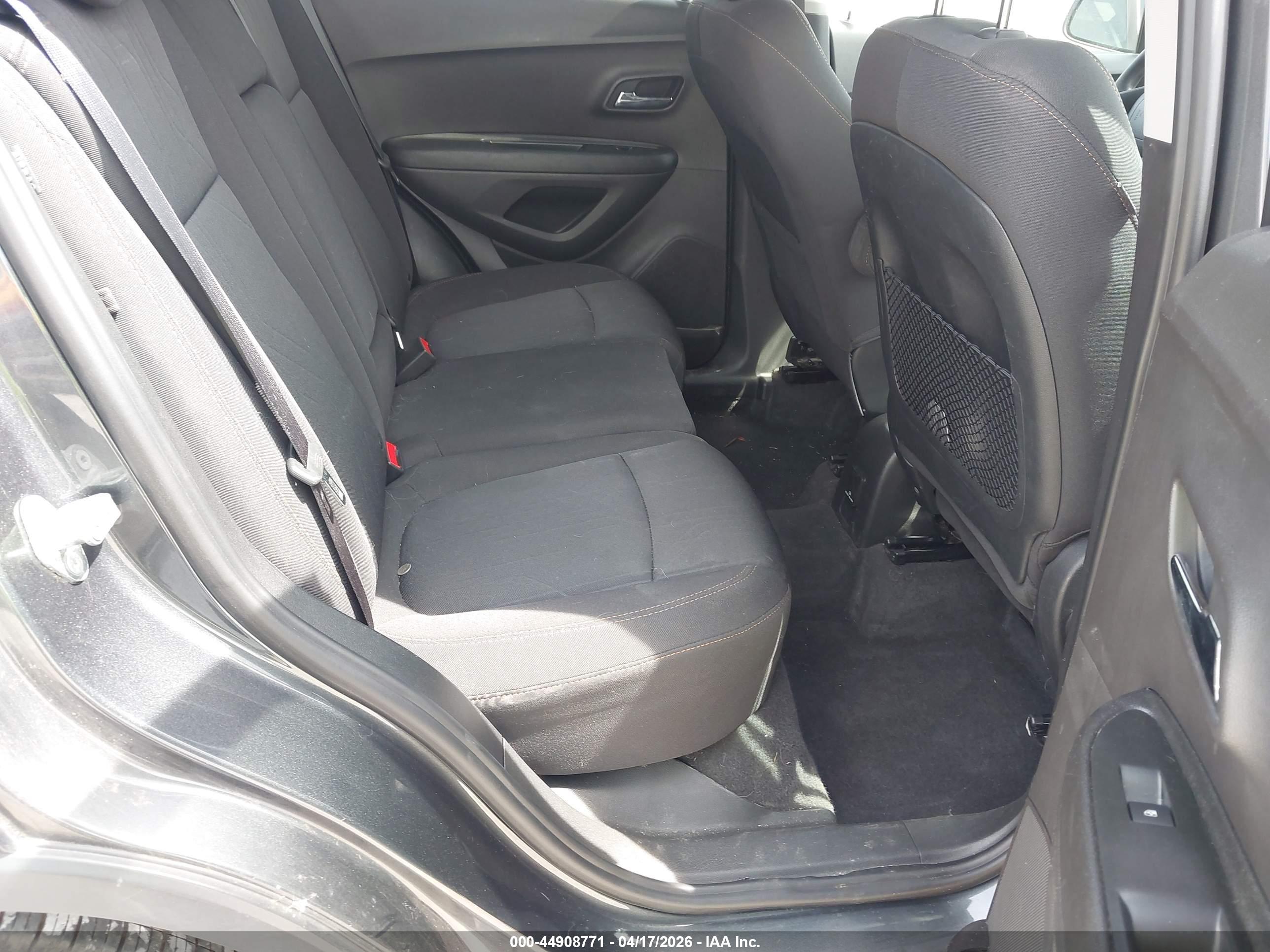 CHEVROLET TRAX image 8