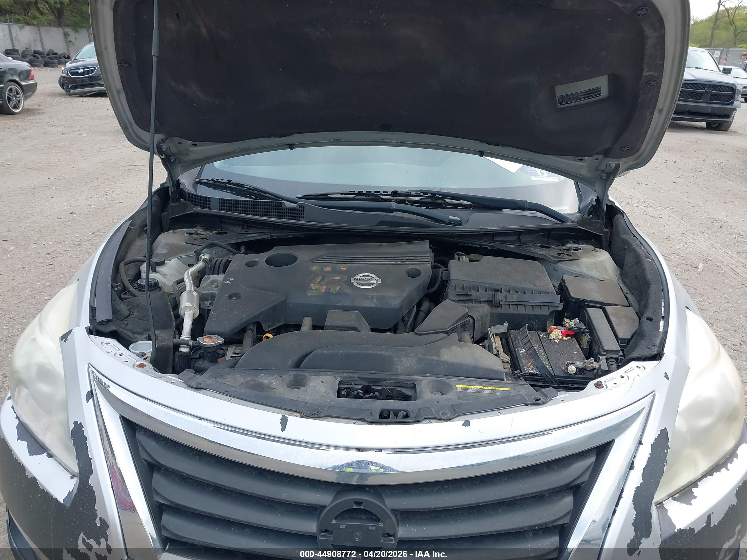 NISSAN ALTIMA image 10