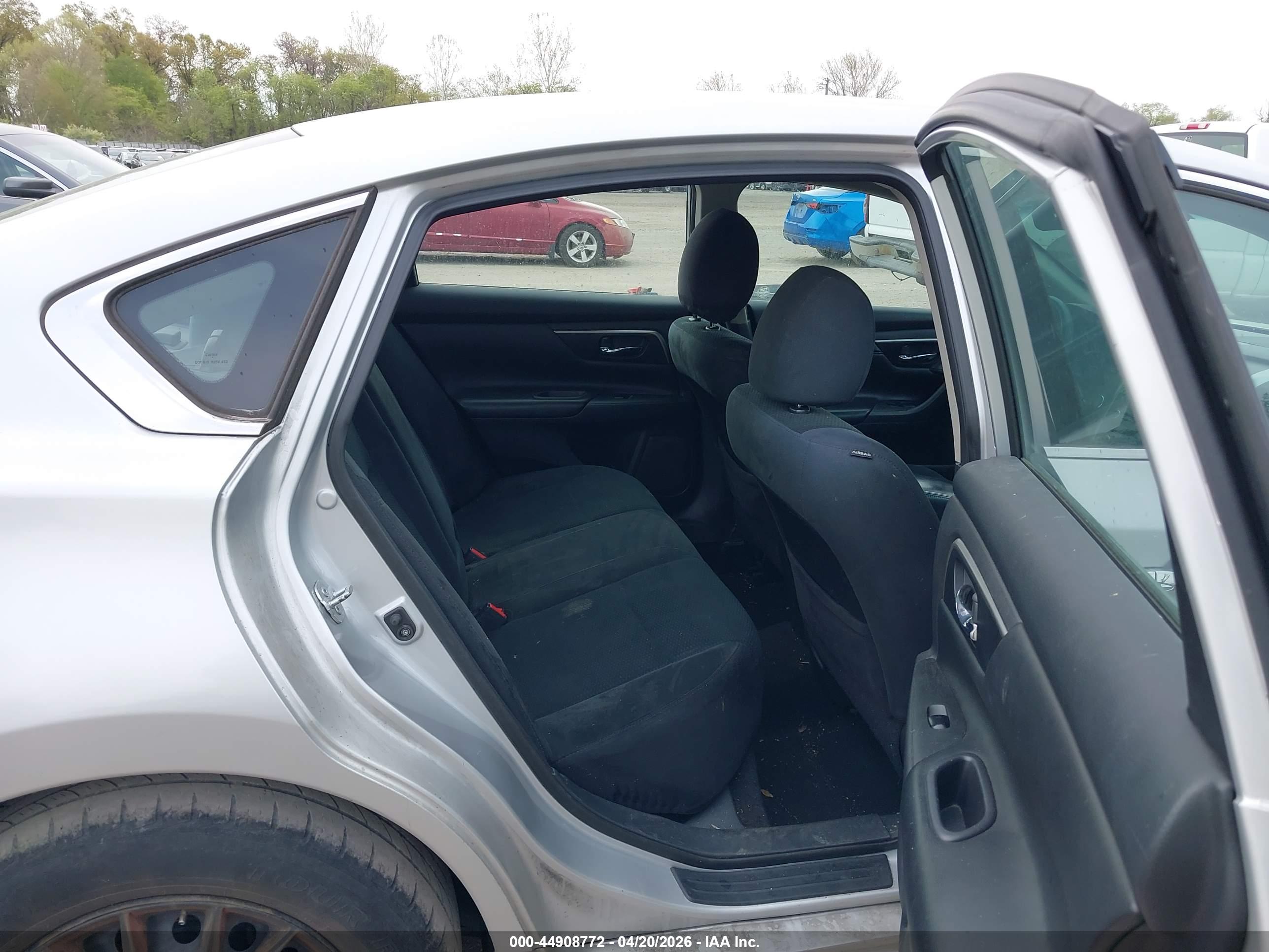 NISSAN ALTIMA image 8