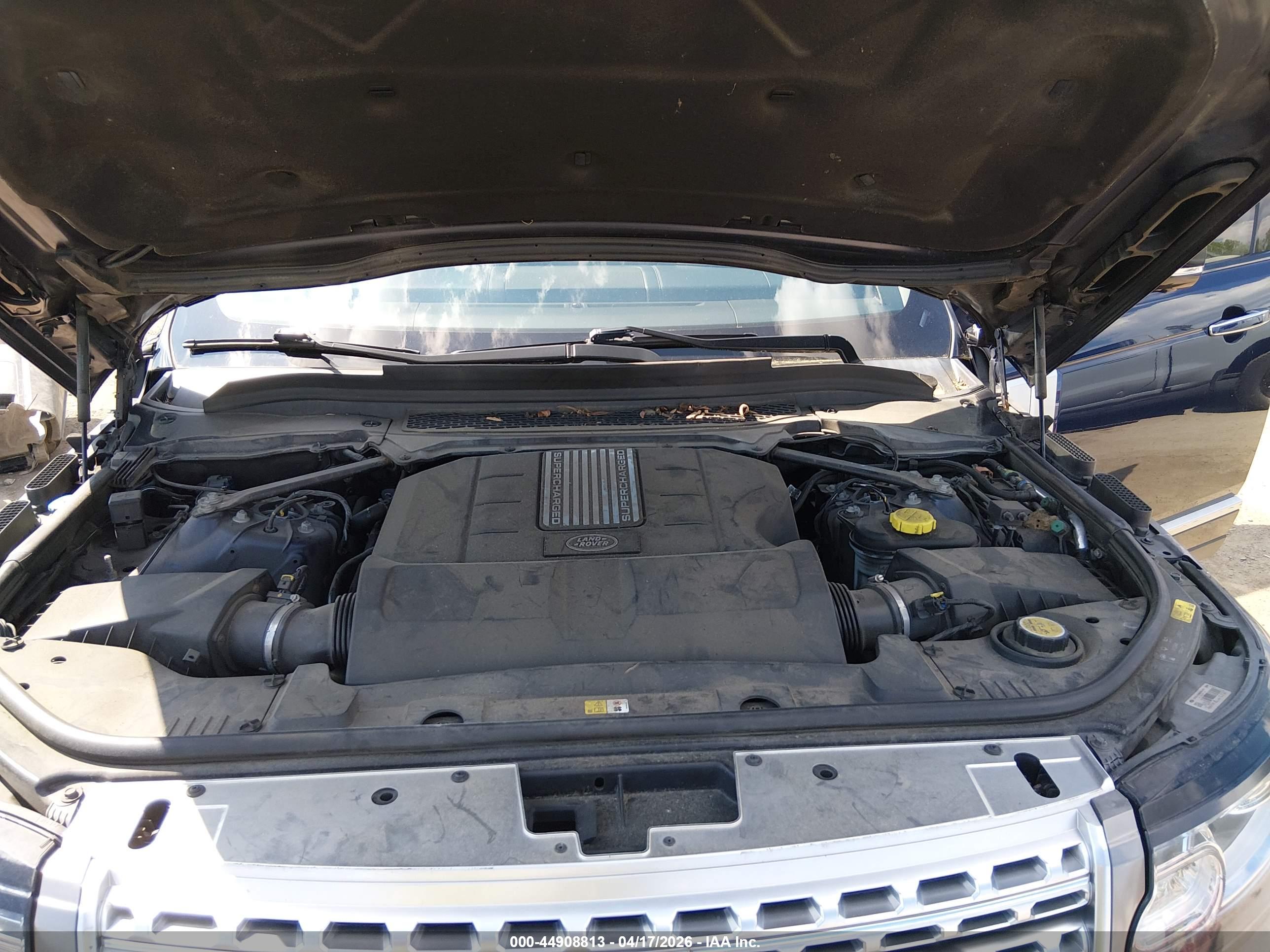 LAND ROVER image 10