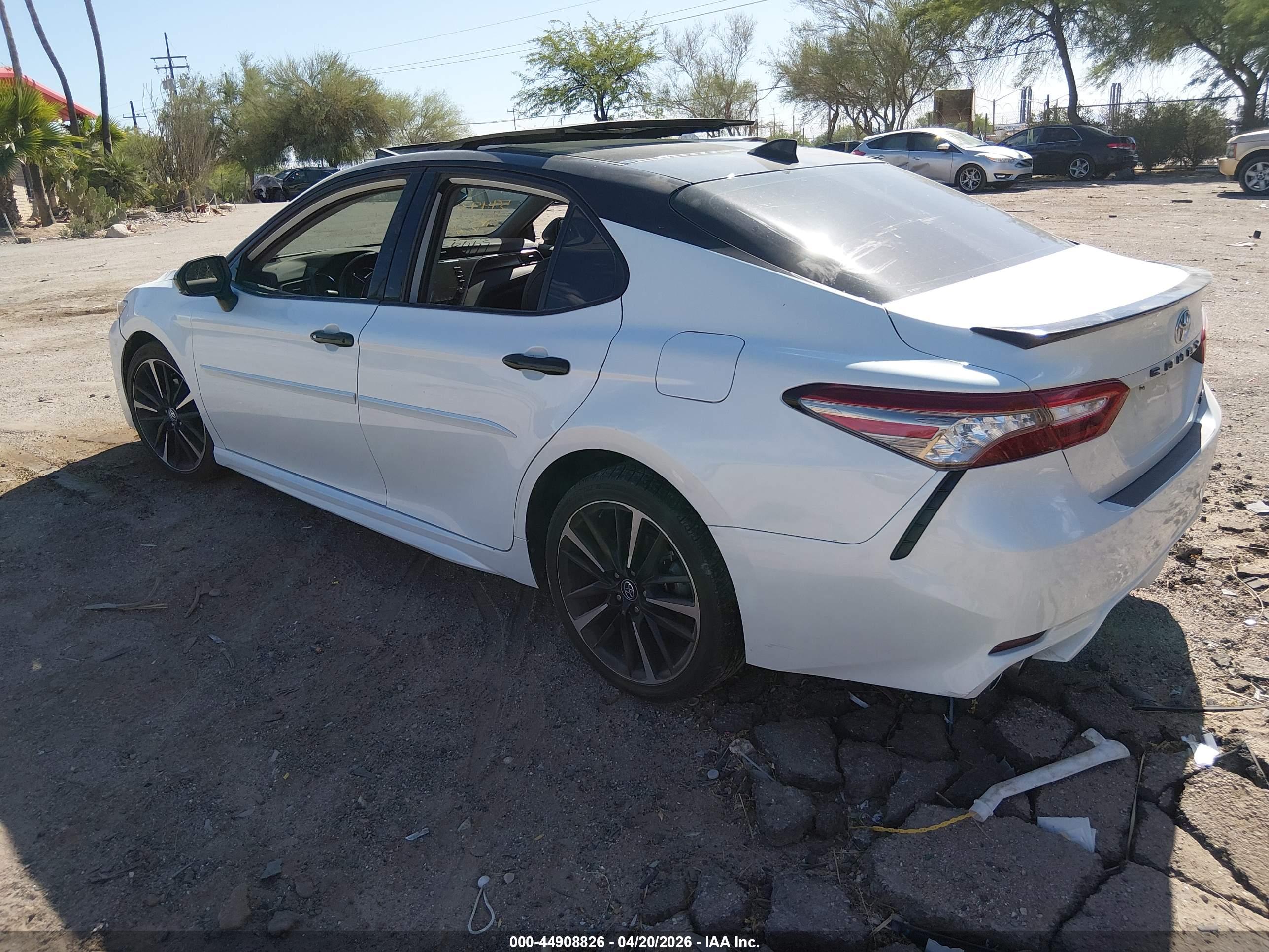 TOYOTA CAMRY image 3