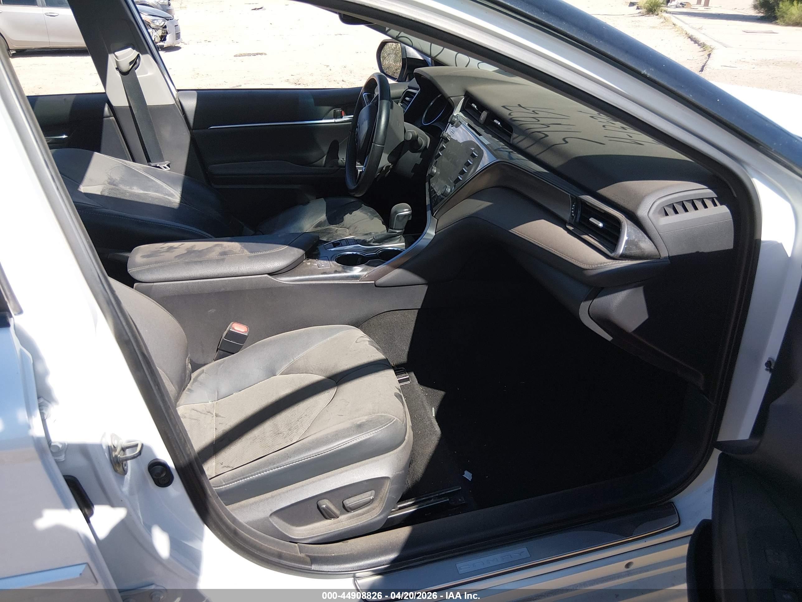 TOYOTA CAMRY image 5