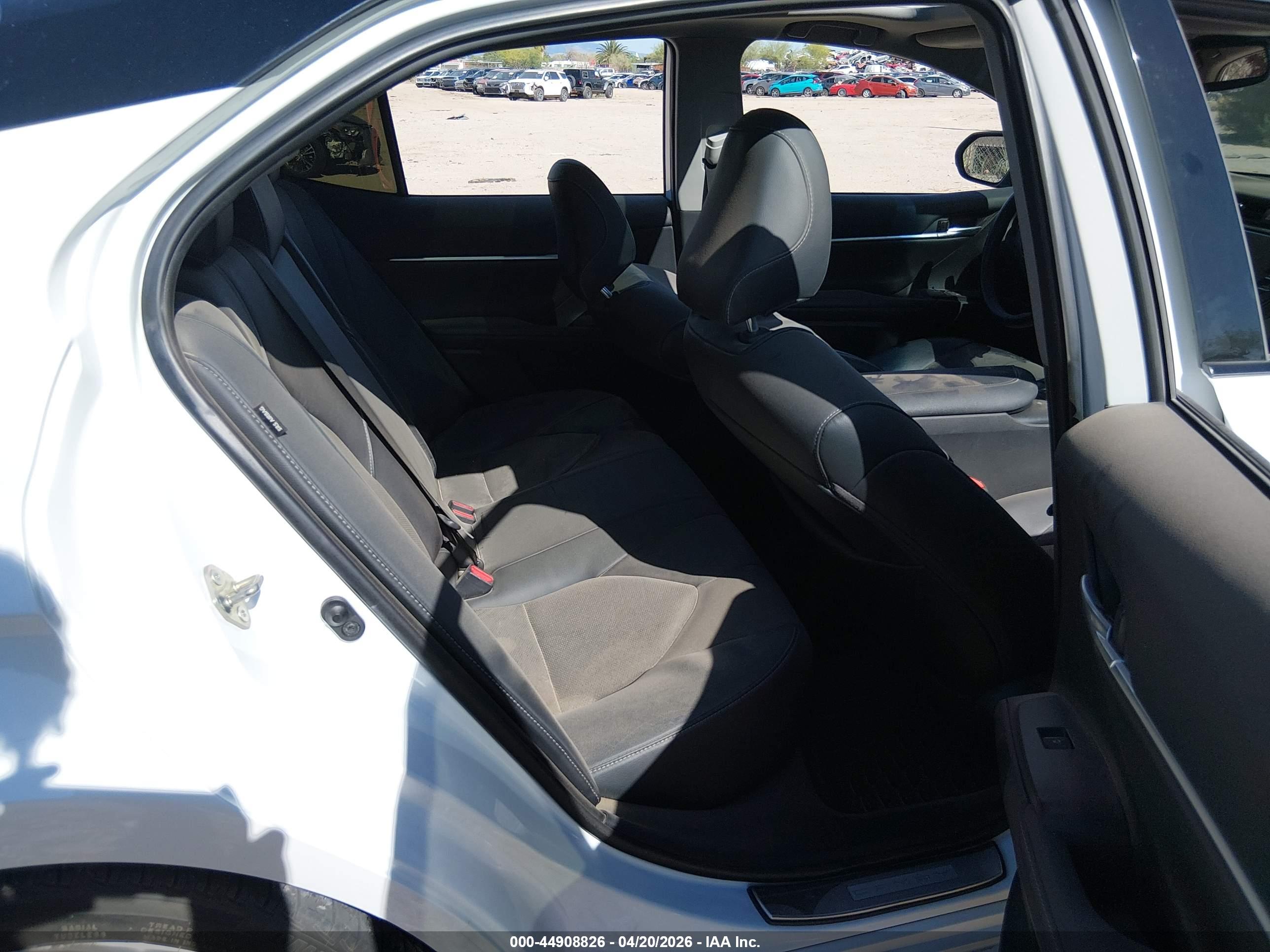TOYOTA CAMRY image 8