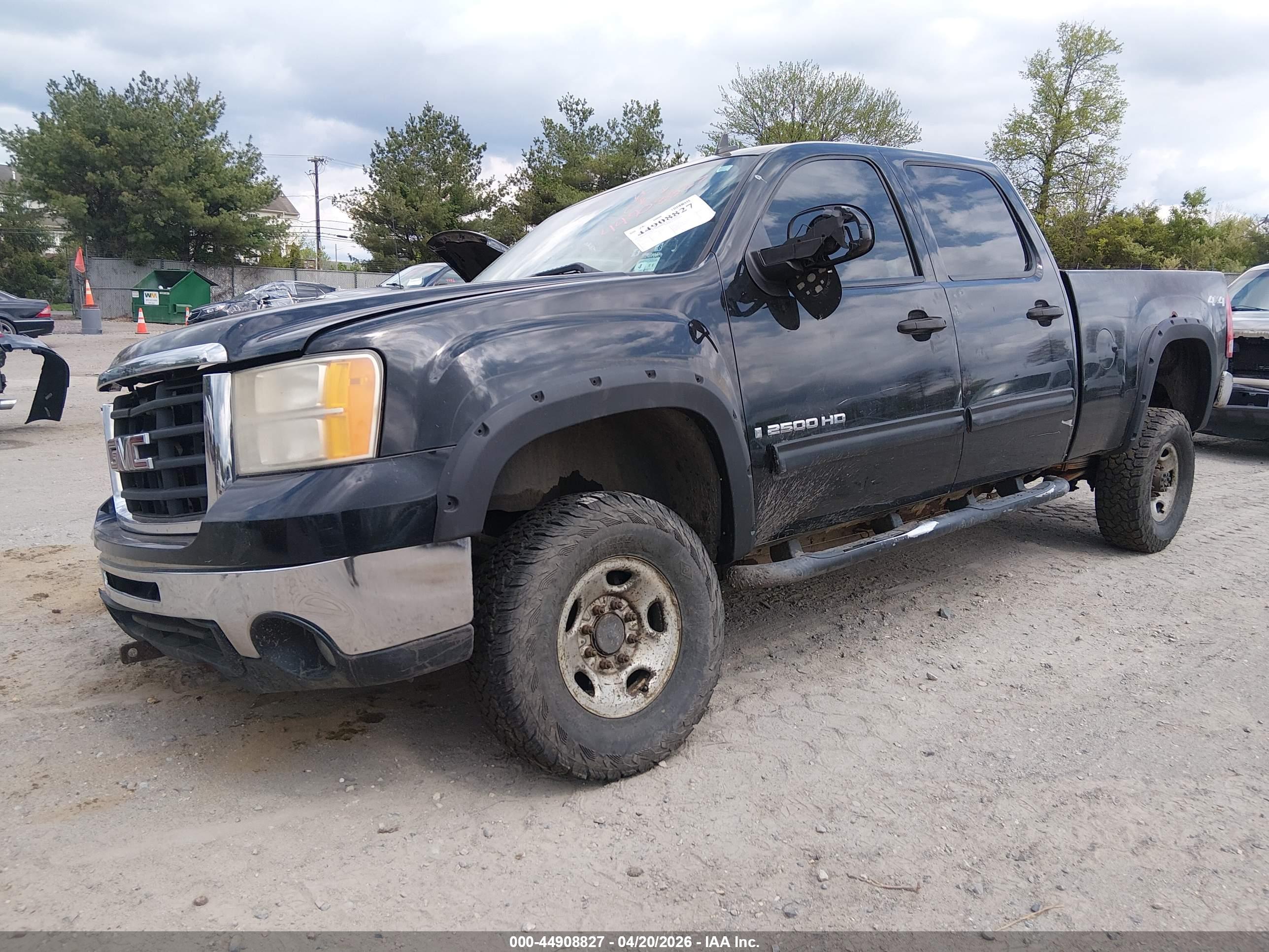 GMC SIERRA image 2