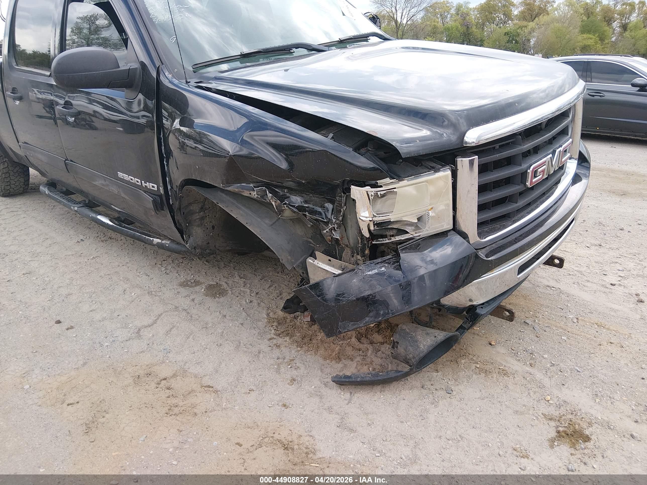 GMC SIERRA image 6