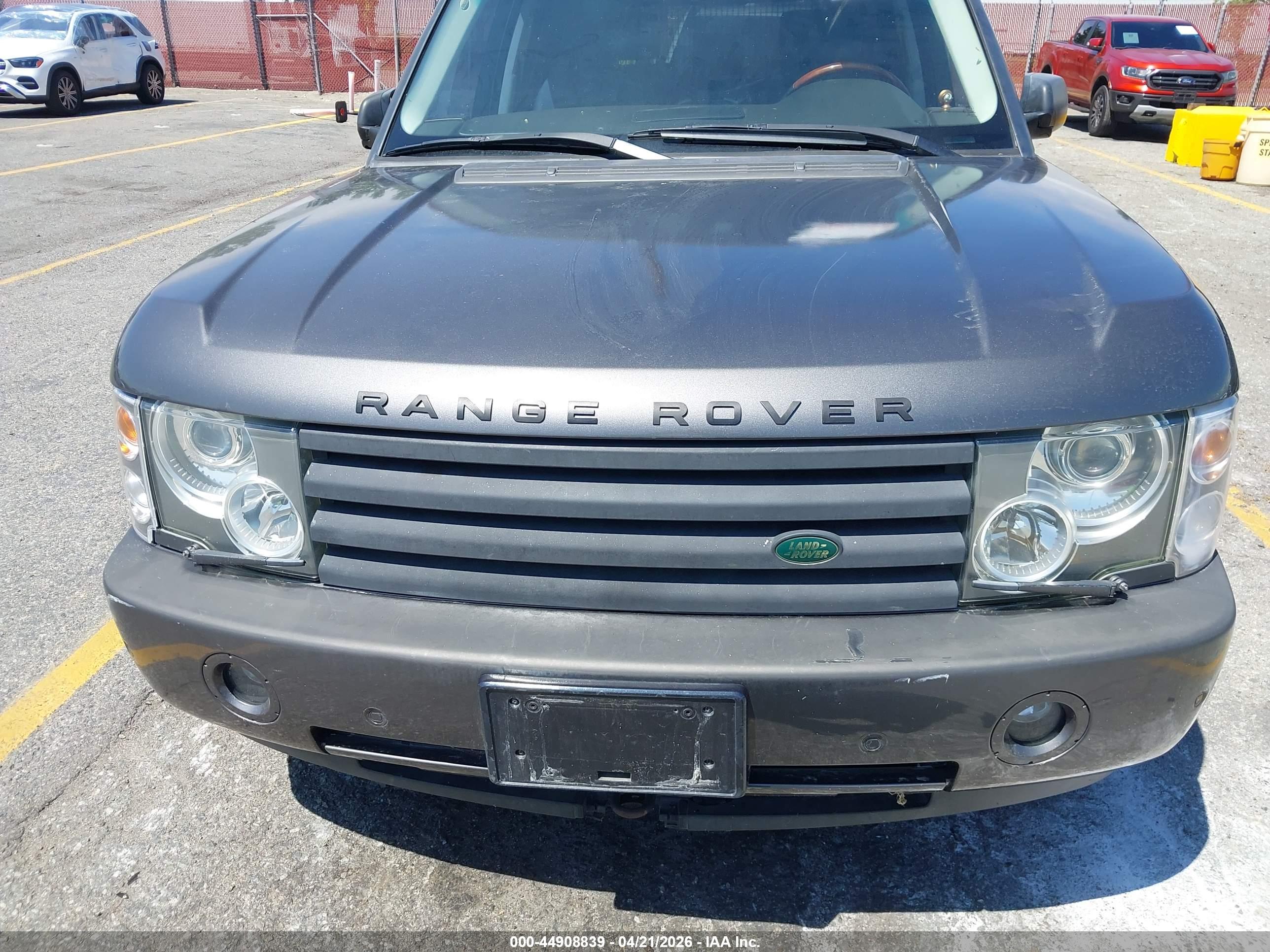 LAND ROVER image 6