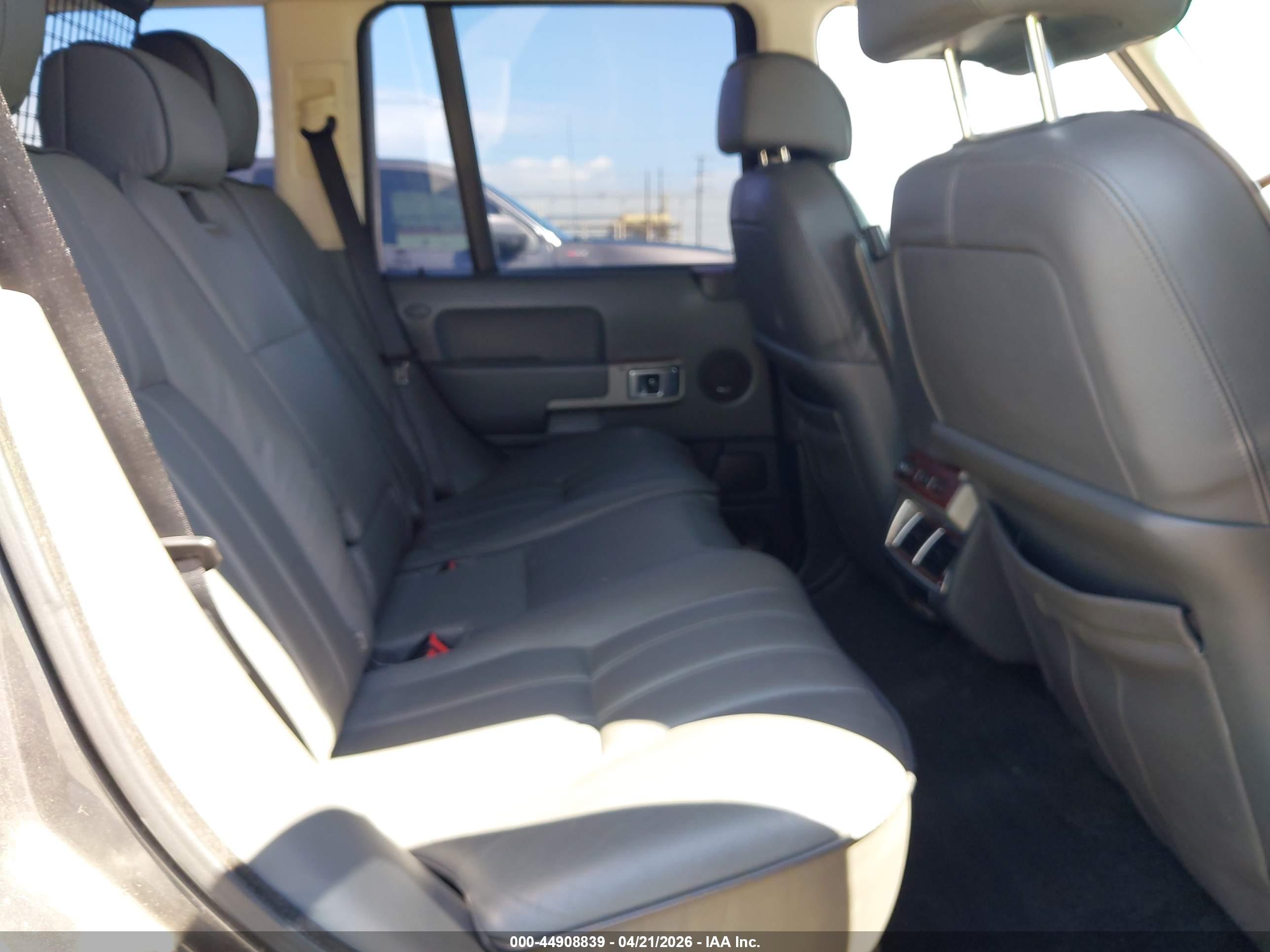 LAND ROVER image 8