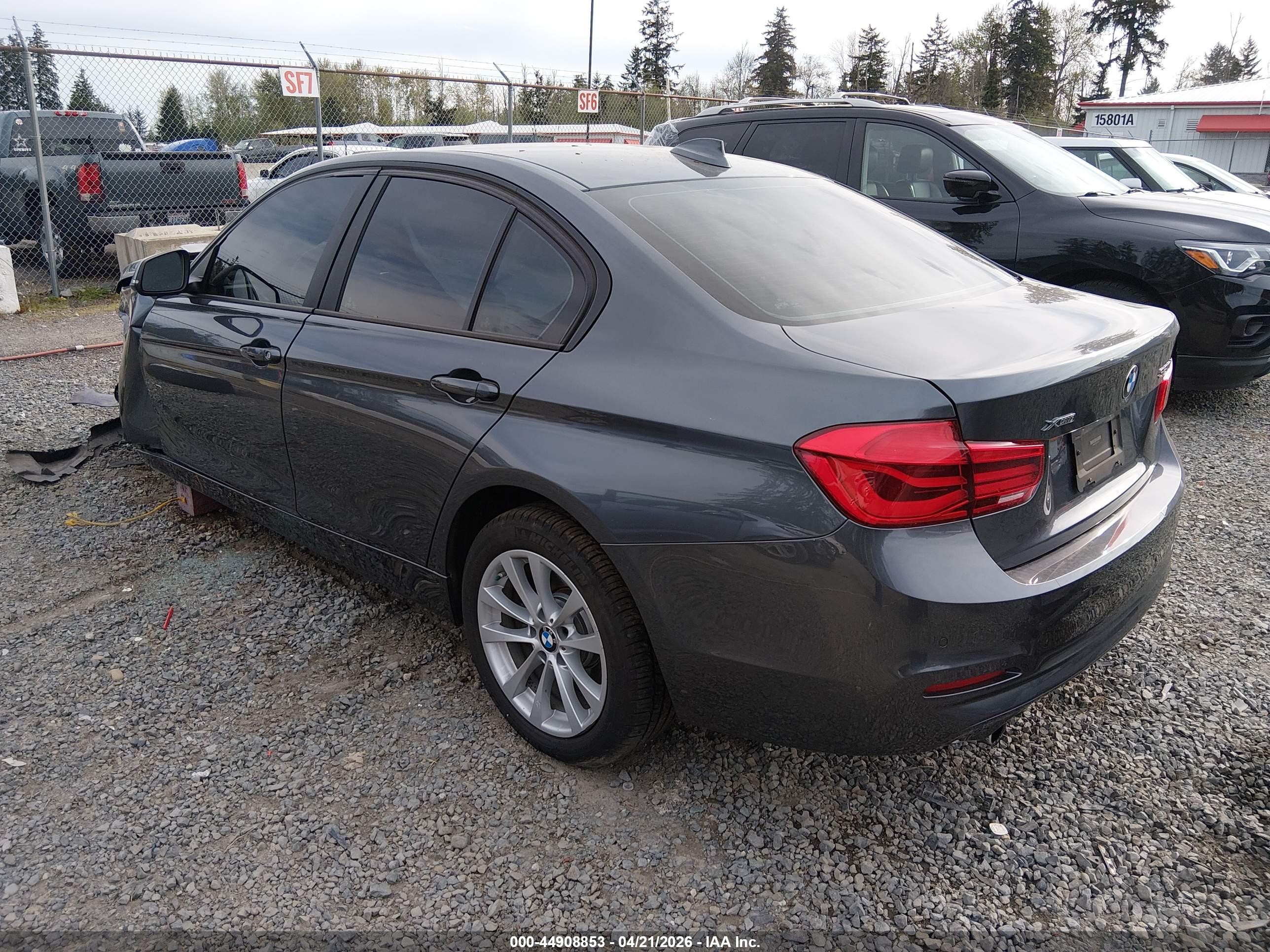 BMW 320I image 3