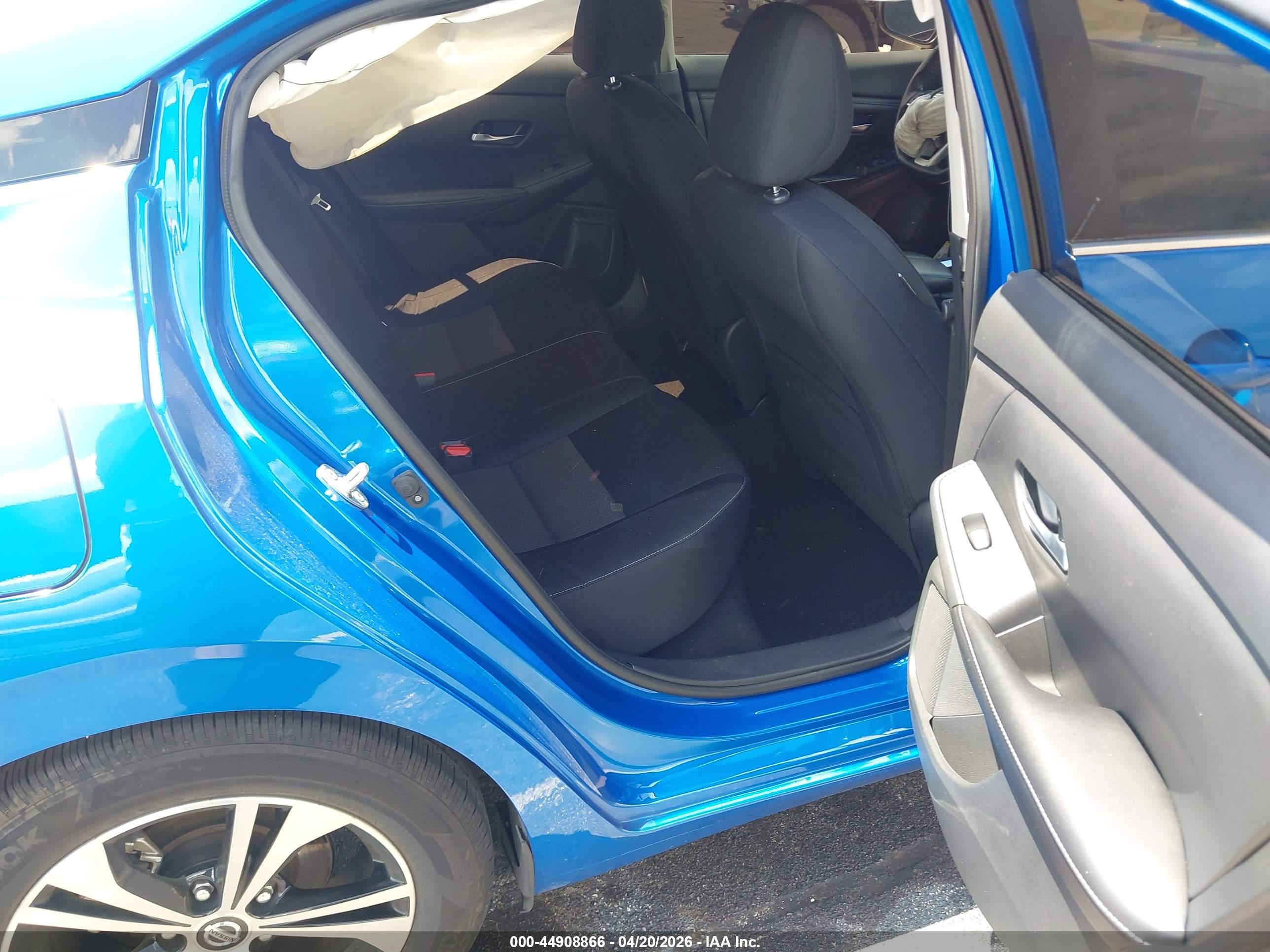 NISSAN SENTRA image 8