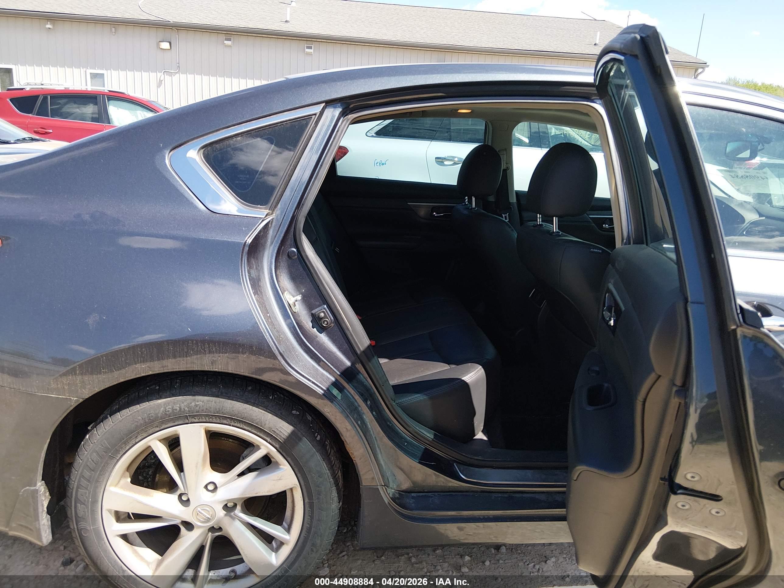 NISSAN ALTIMA image 8