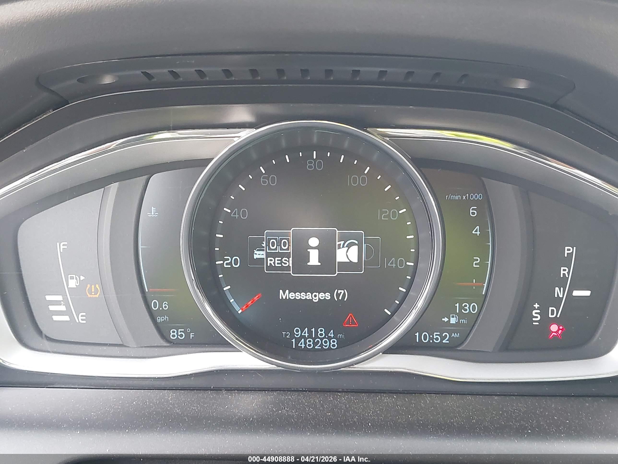 VOLVO XC60 image 7