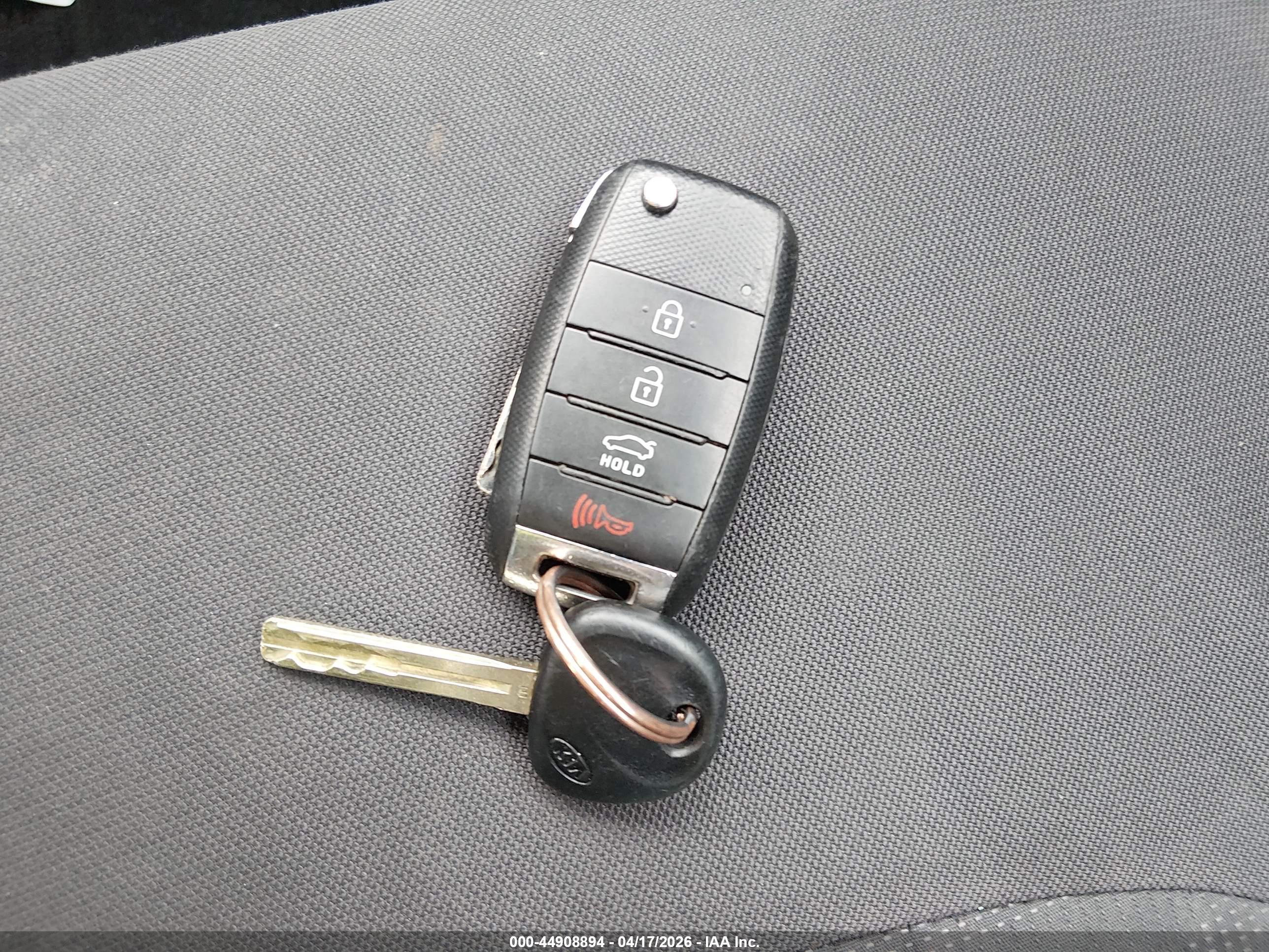 KIA RIO image 11