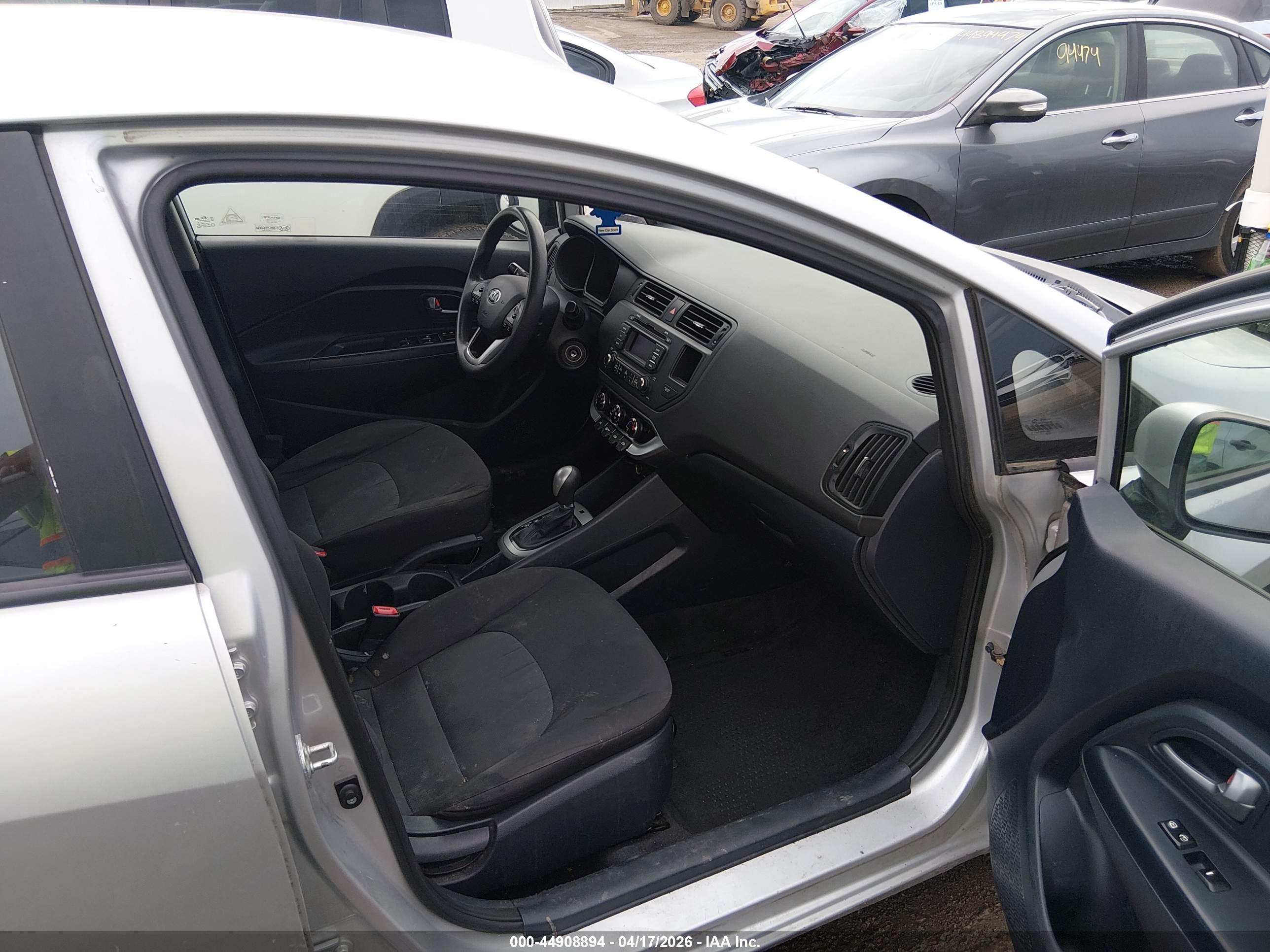 KIA RIO image 5