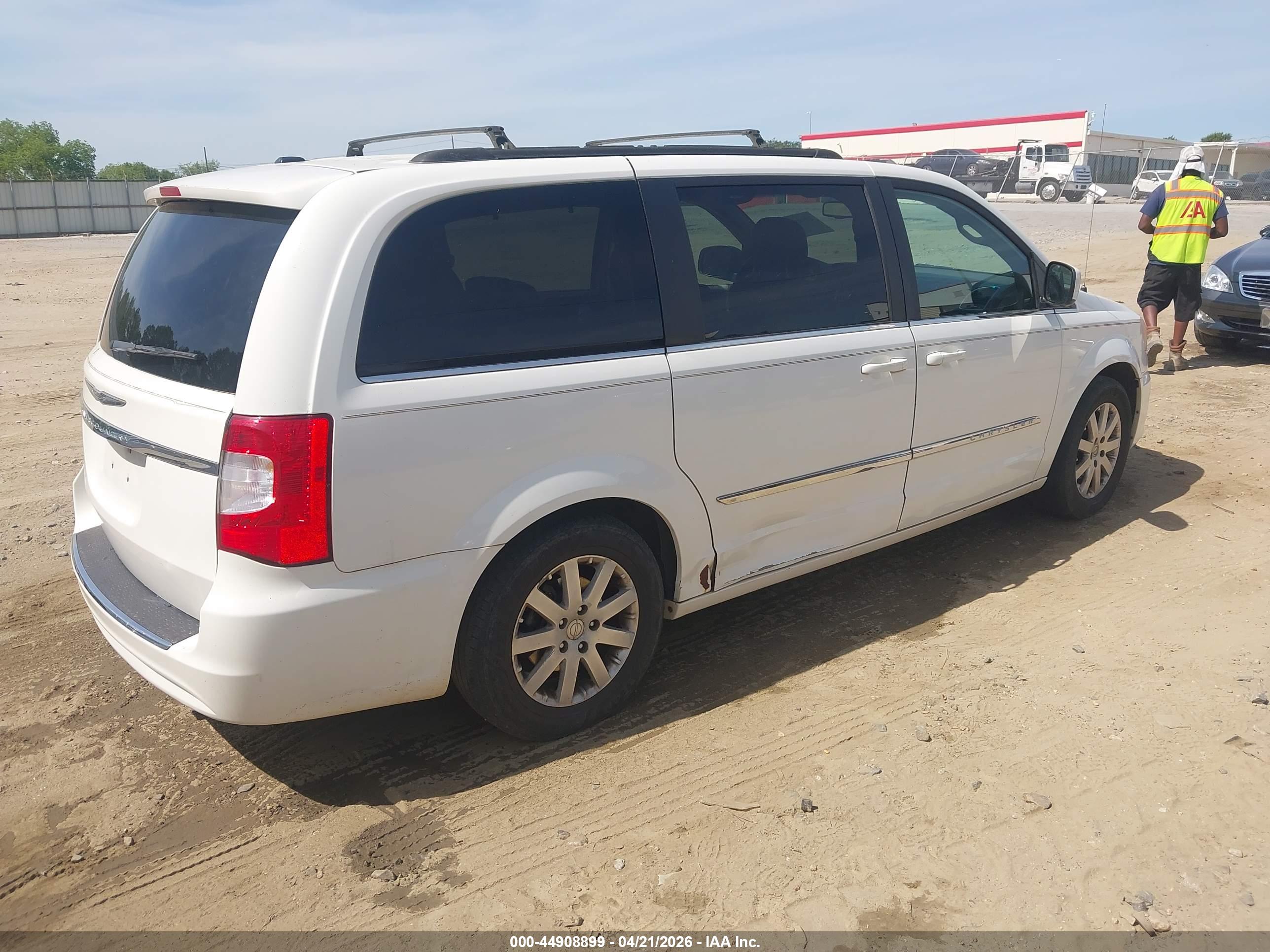 CHRYSLER TOWN image 4