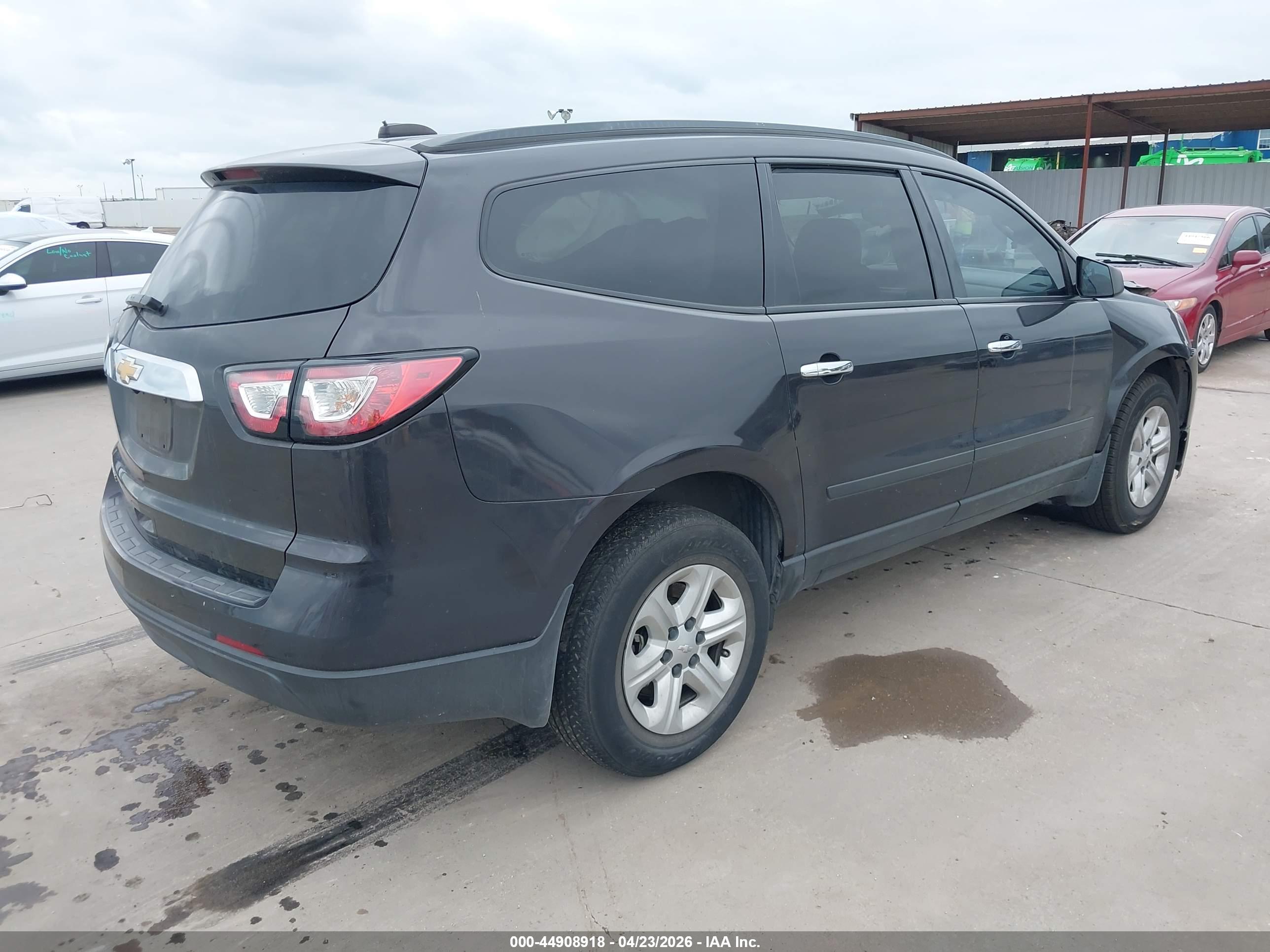 CHEVROLET TRAVERSE image 4