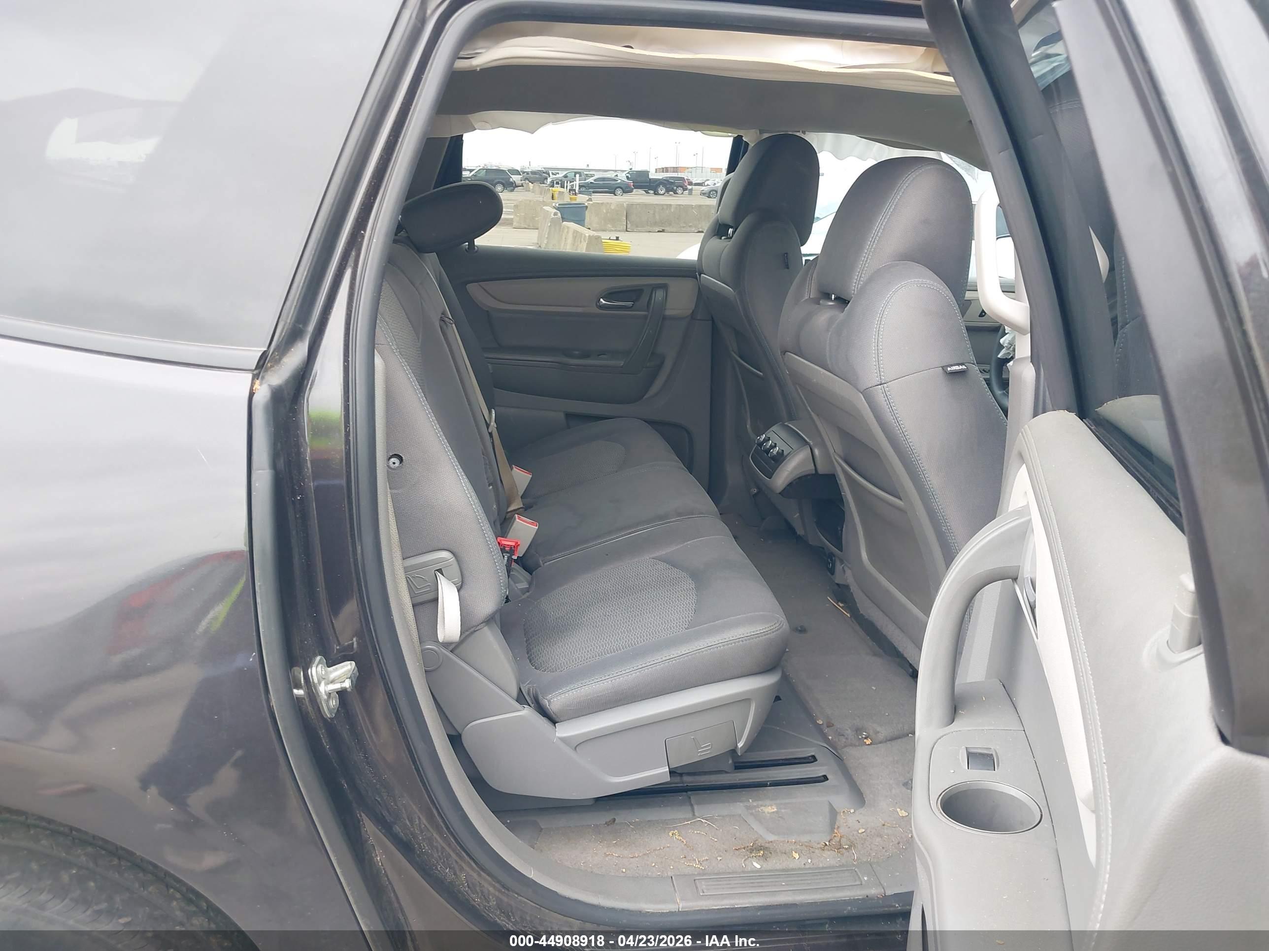 CHEVROLET TRAVERSE image 8