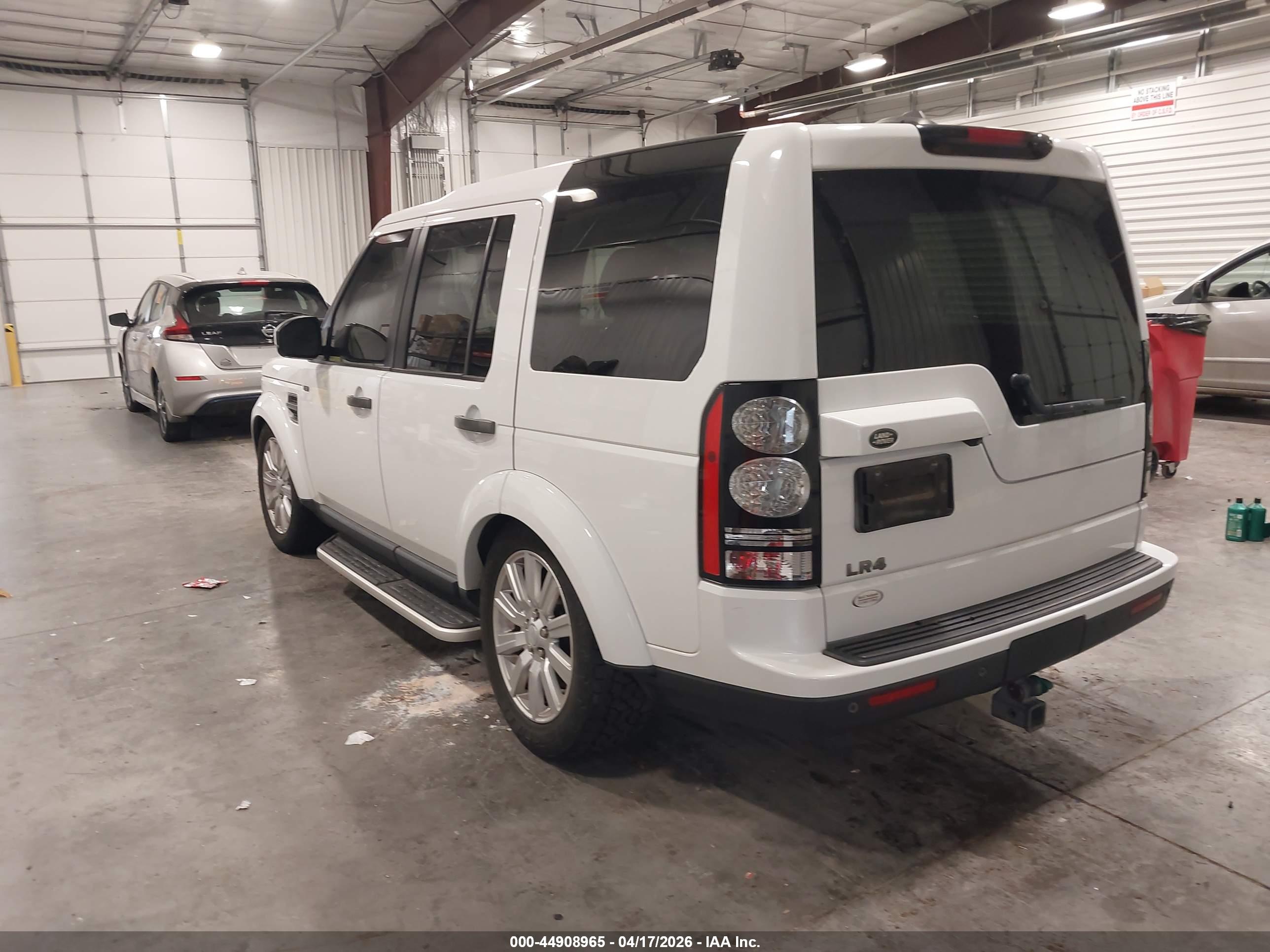 LAND ROVER image 3