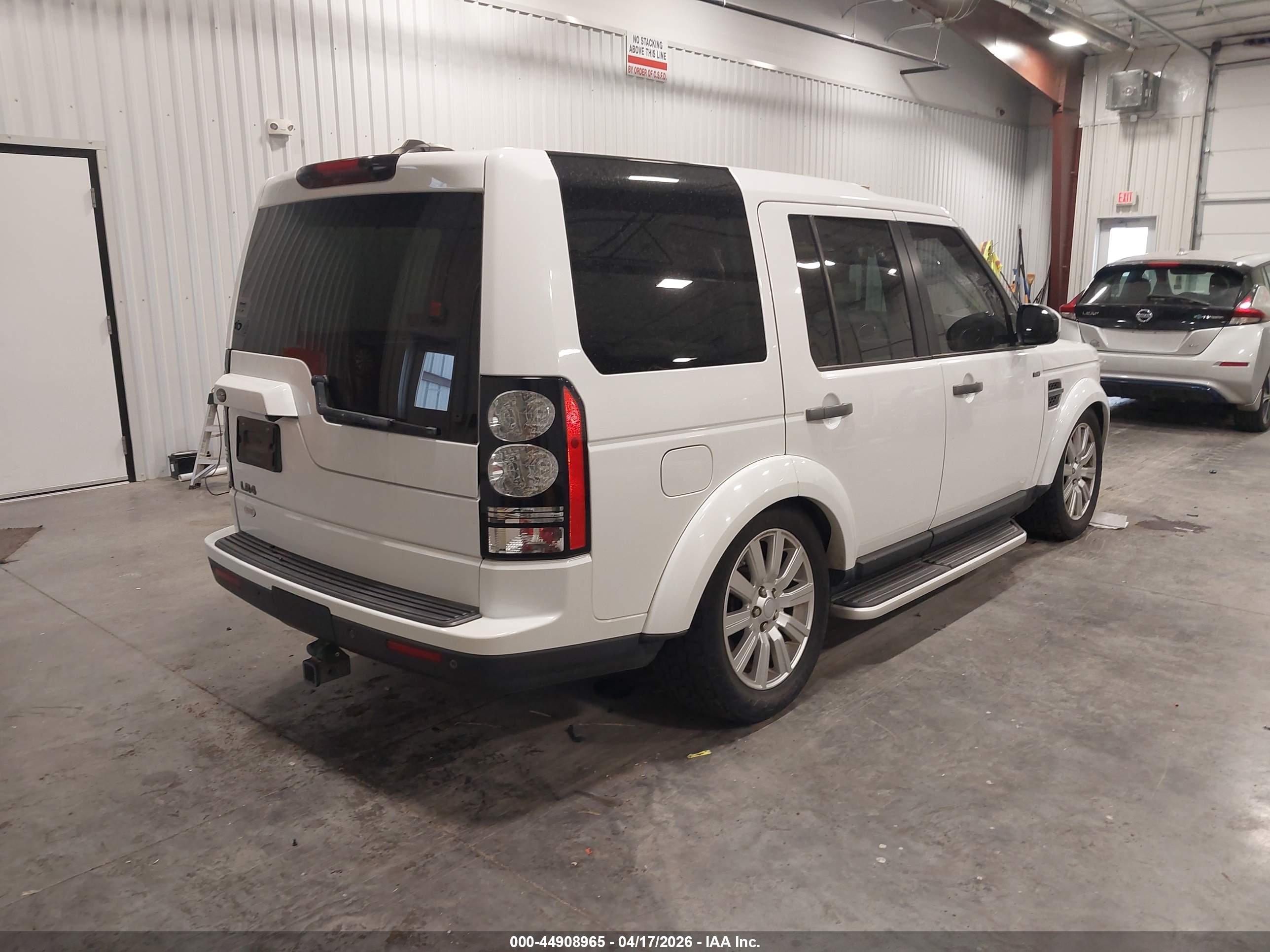 LAND ROVER image 4