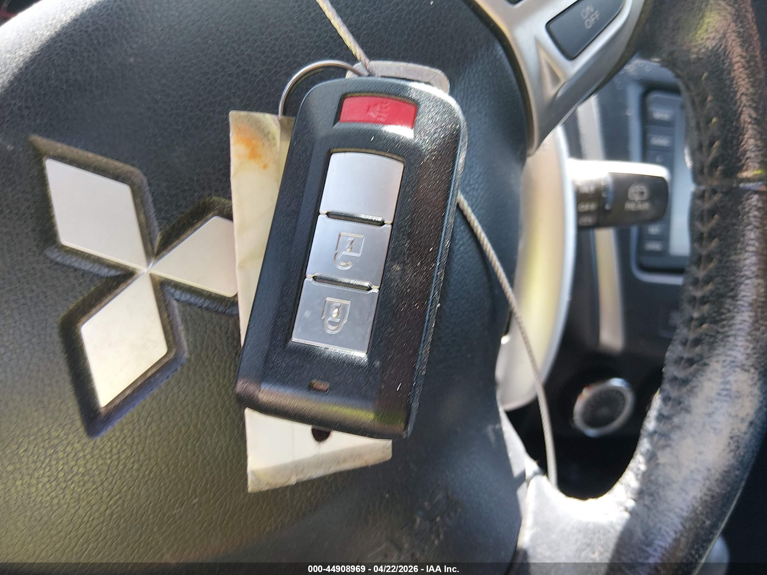 MITSUBISHI OUTLANDER image 11