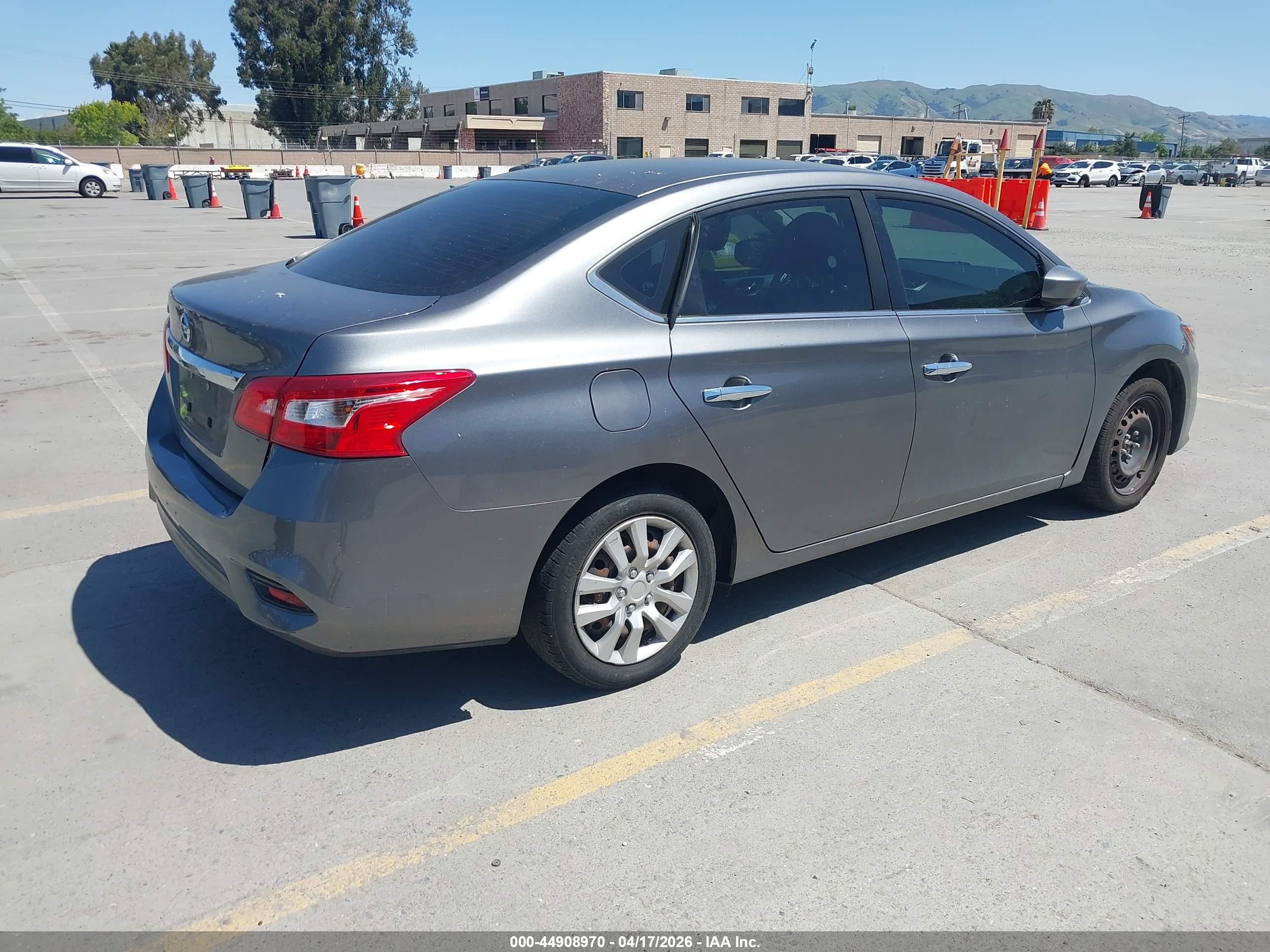 NISSAN SENTRA image 4