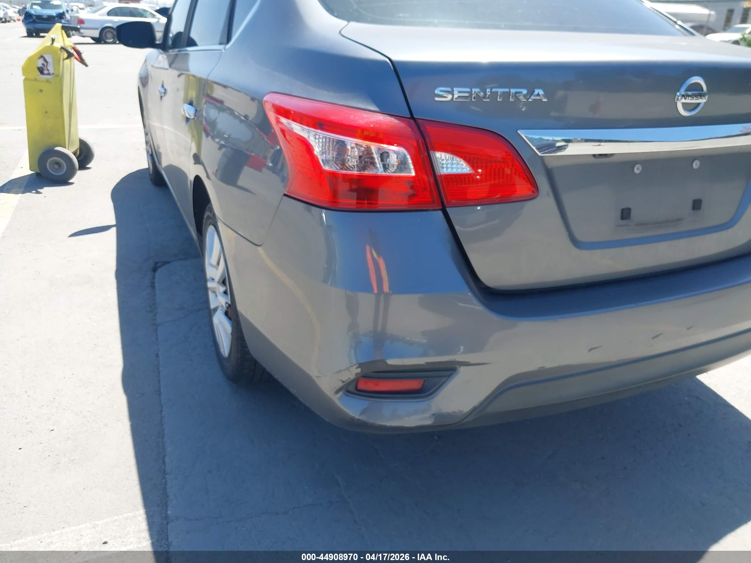 NISSAN SENTRA image 6