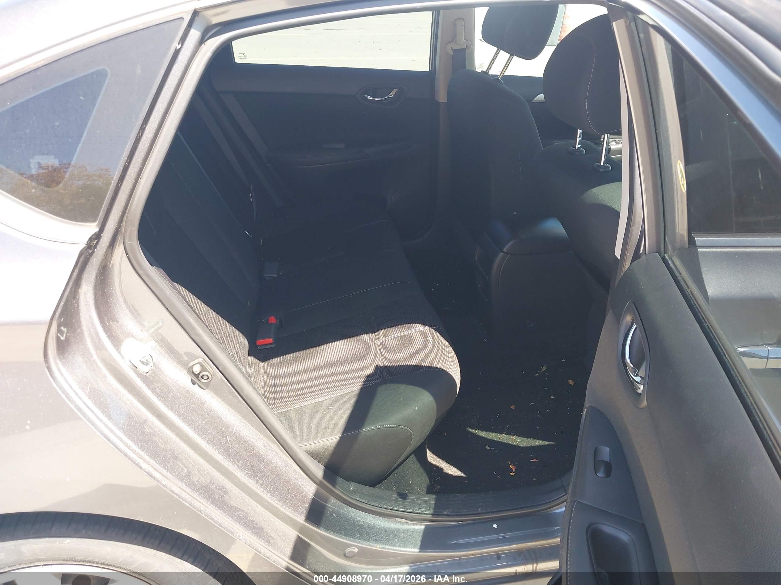 NISSAN SENTRA image 8