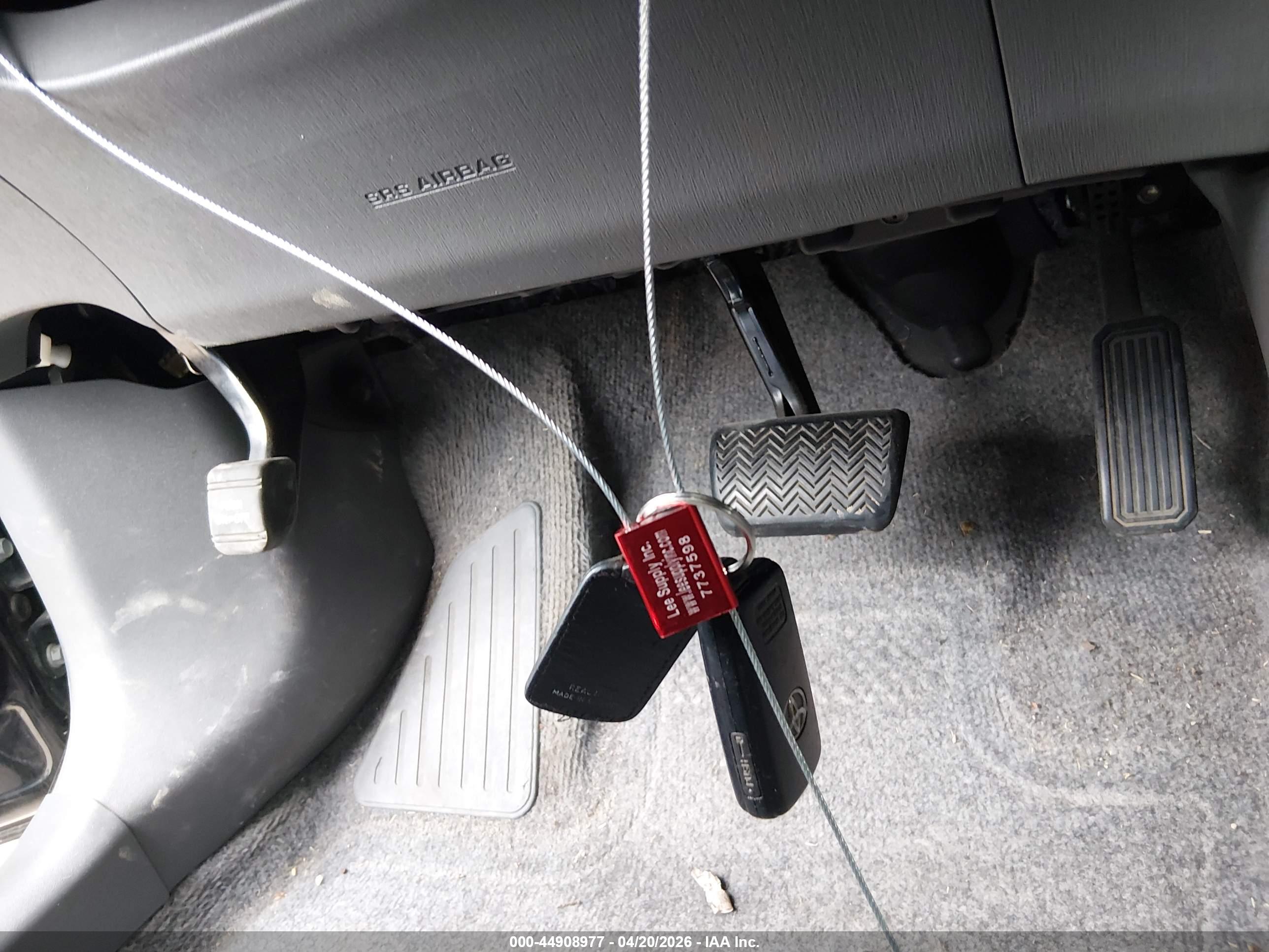 TOYOTA PRIUS image 11