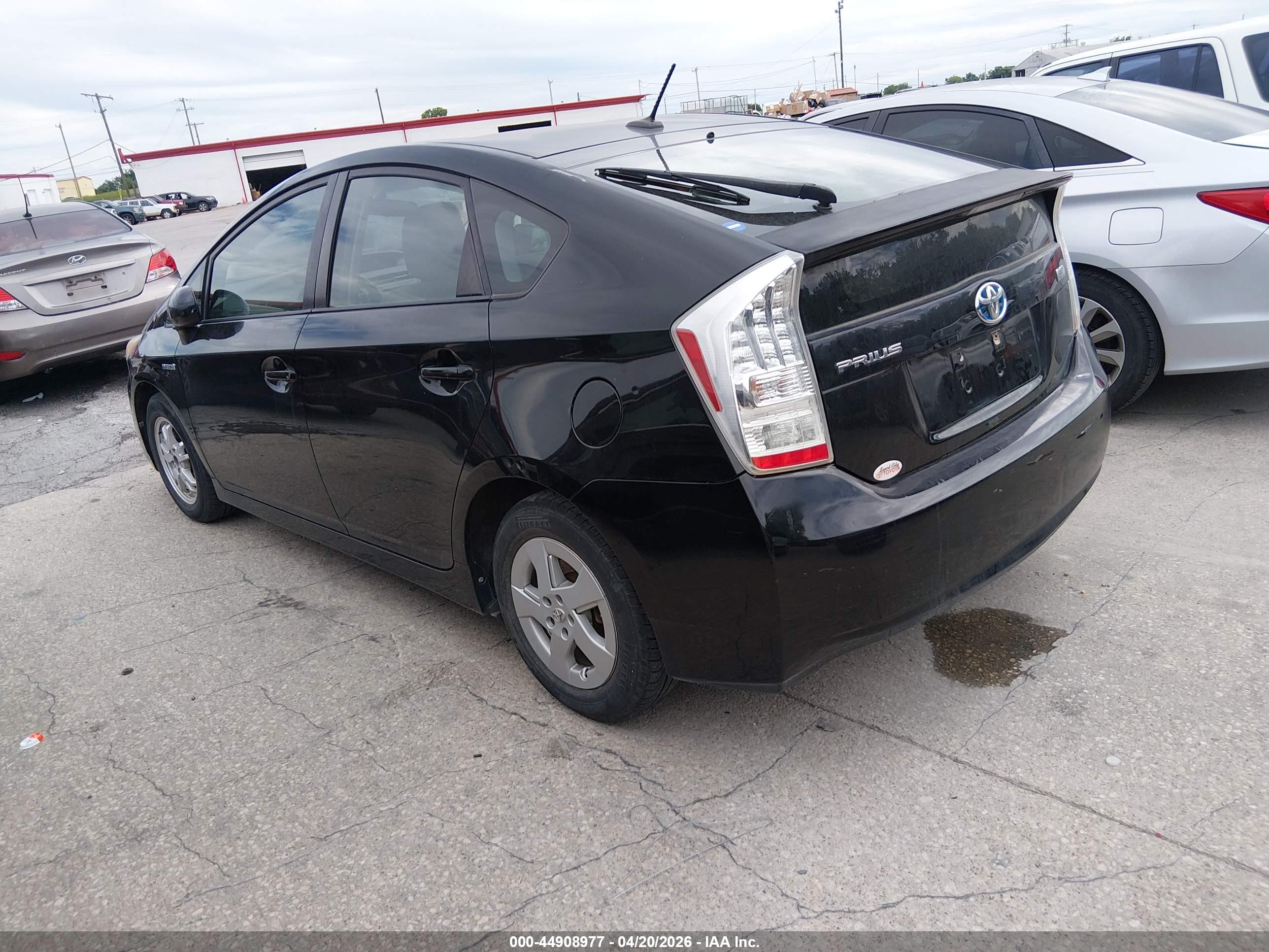 TOYOTA PRIUS image 3
