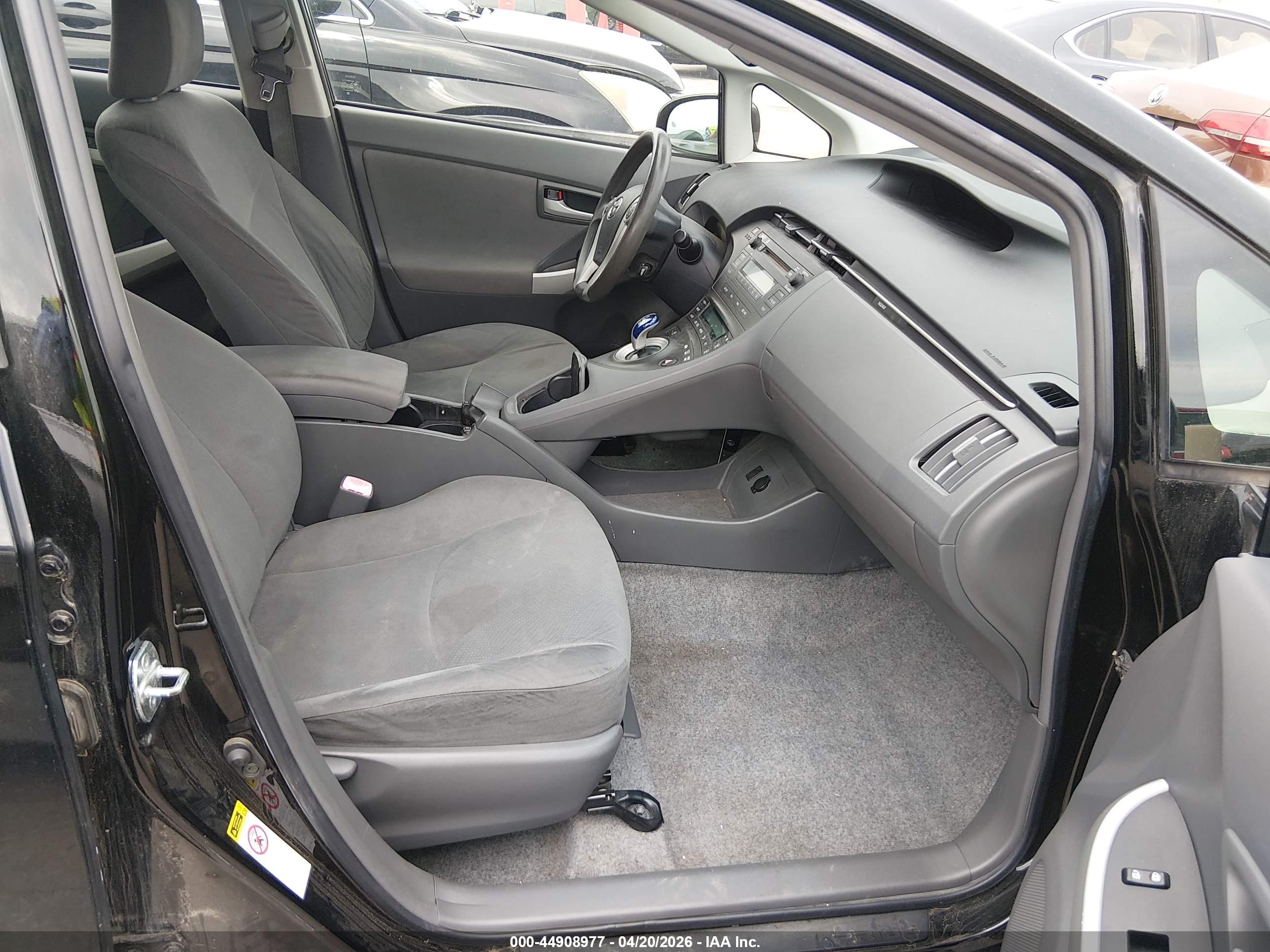 TOYOTA PRIUS image 5
