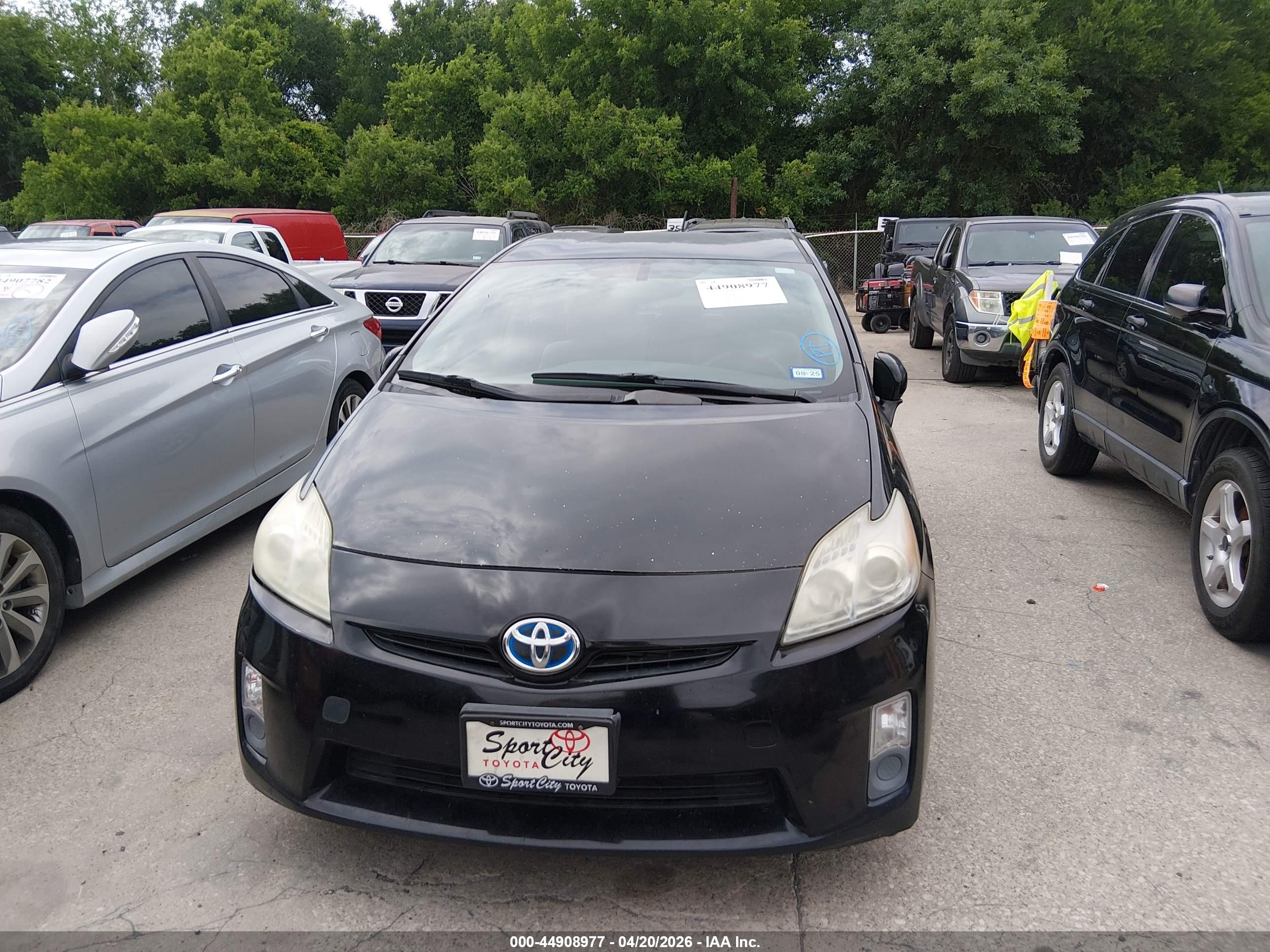 TOYOTA PRIUS image 6
