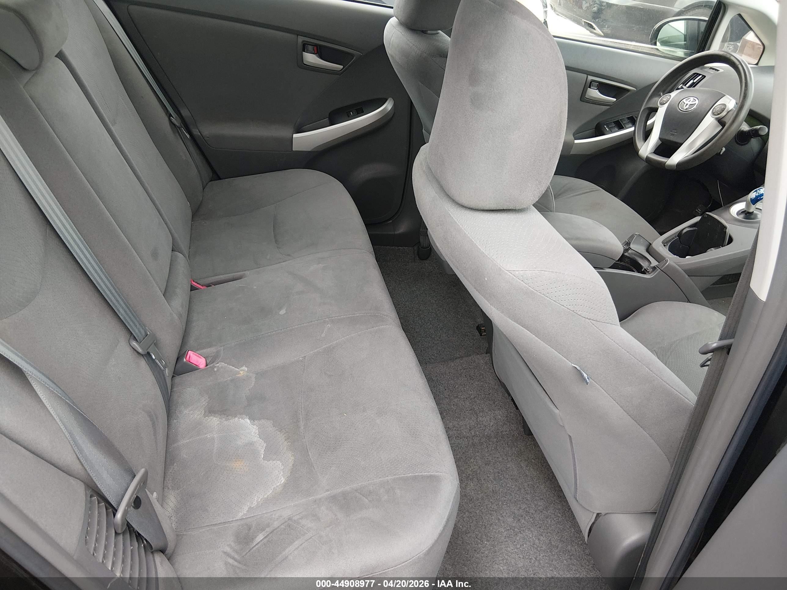 TOYOTA PRIUS image 8