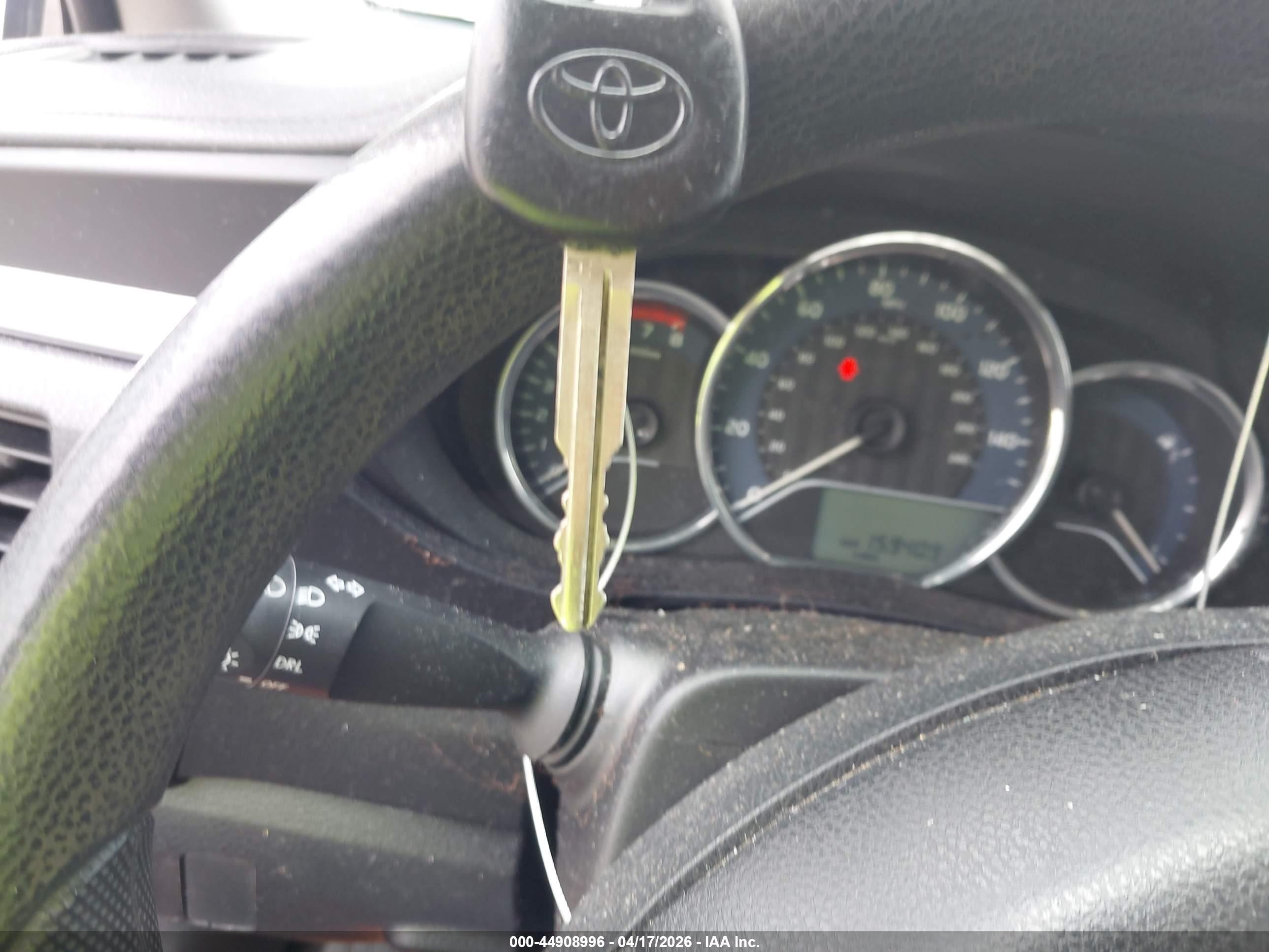 TOYOTA COROLLA image 11