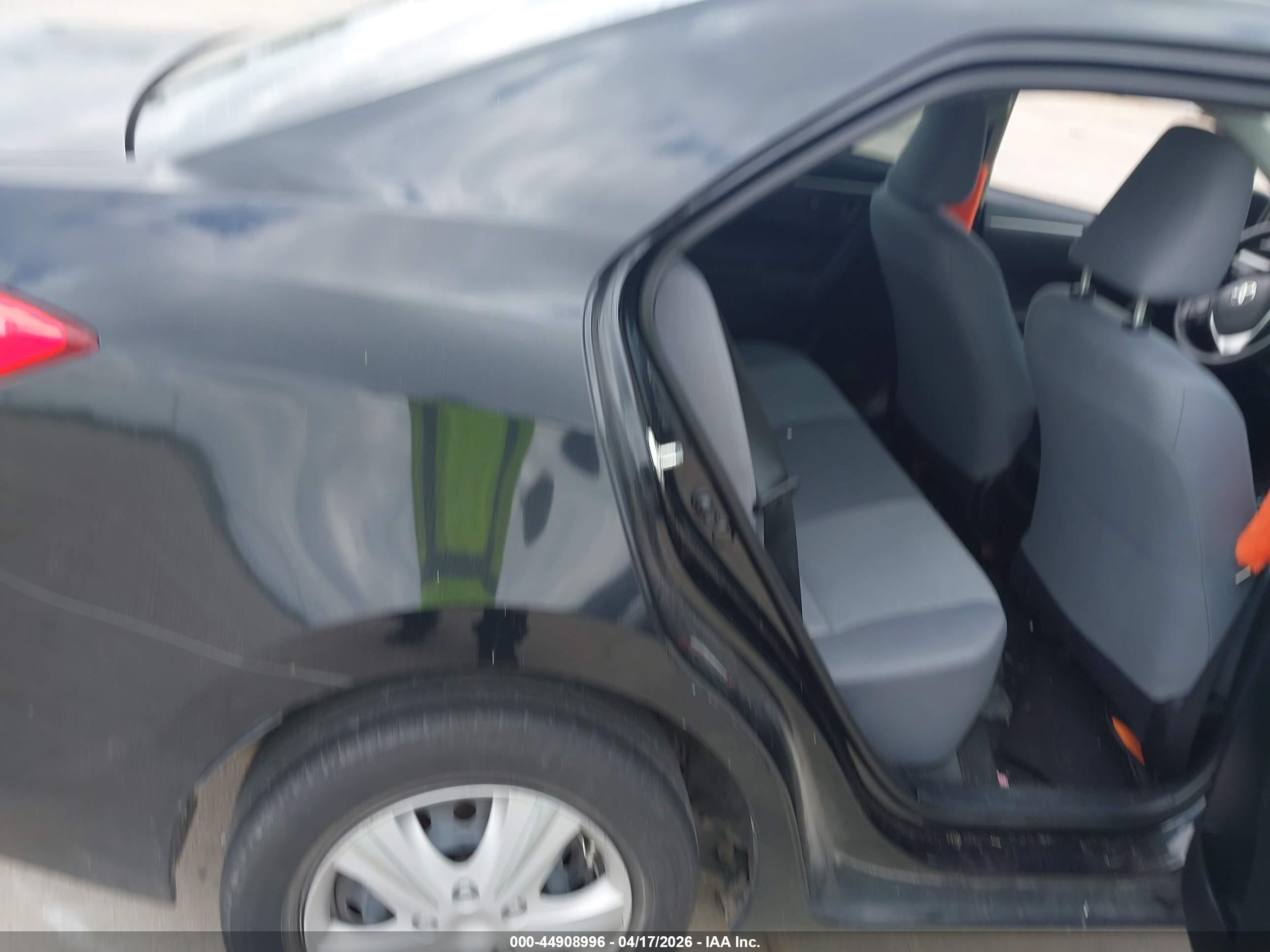 TOYOTA COROLLA image 8