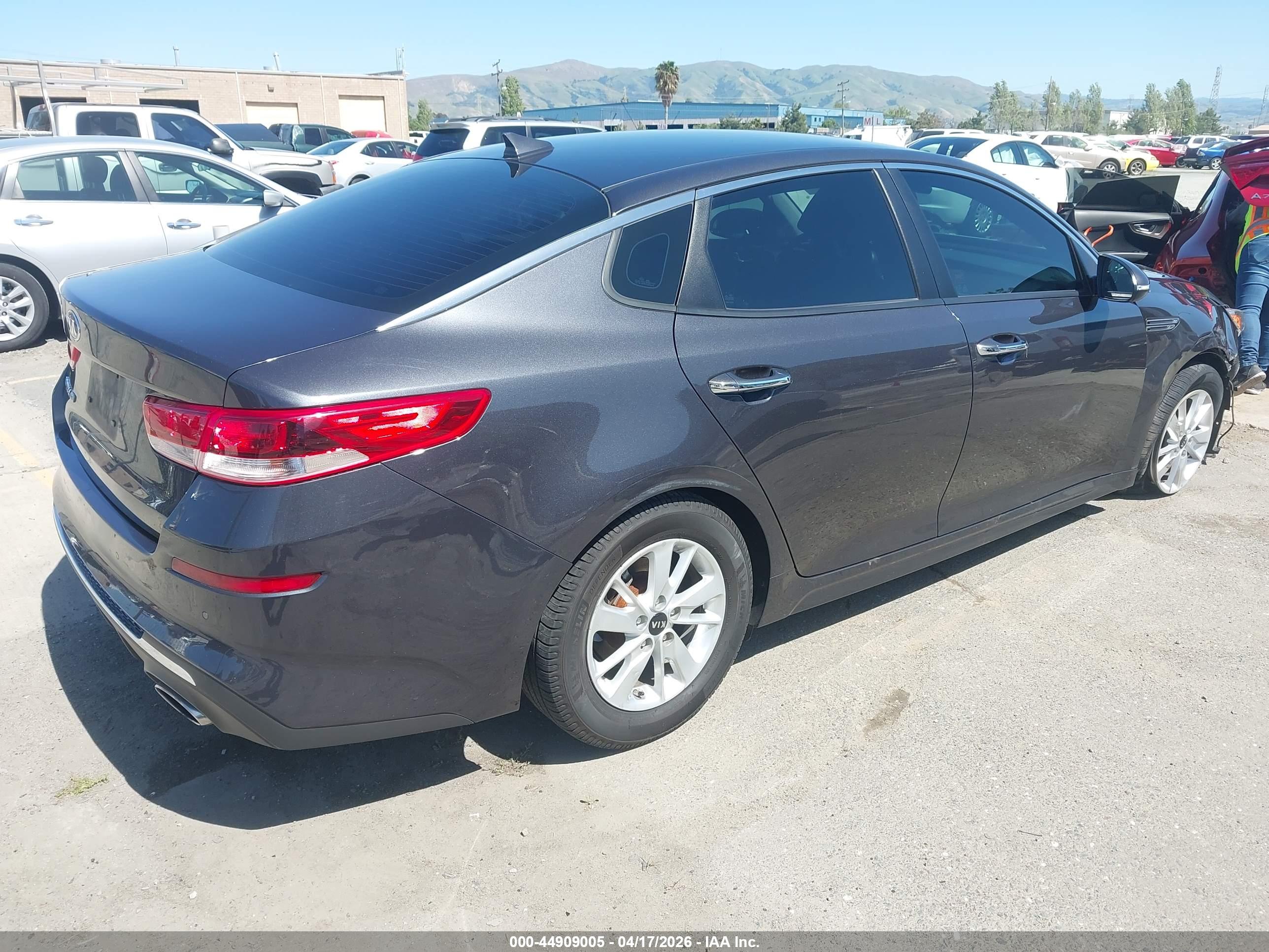 KIA OPTIMA image 4