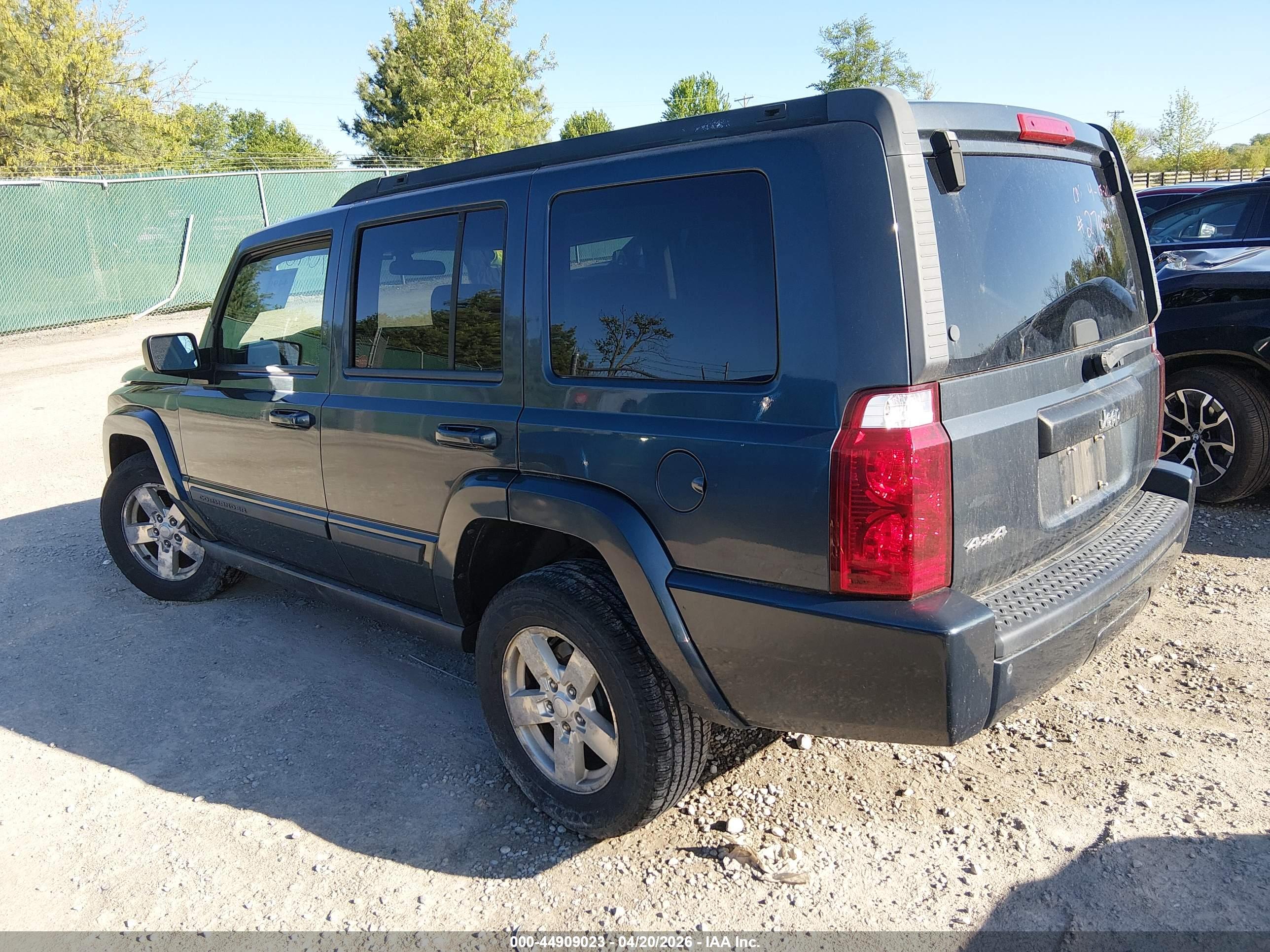 JEEP COMMANDER image 3