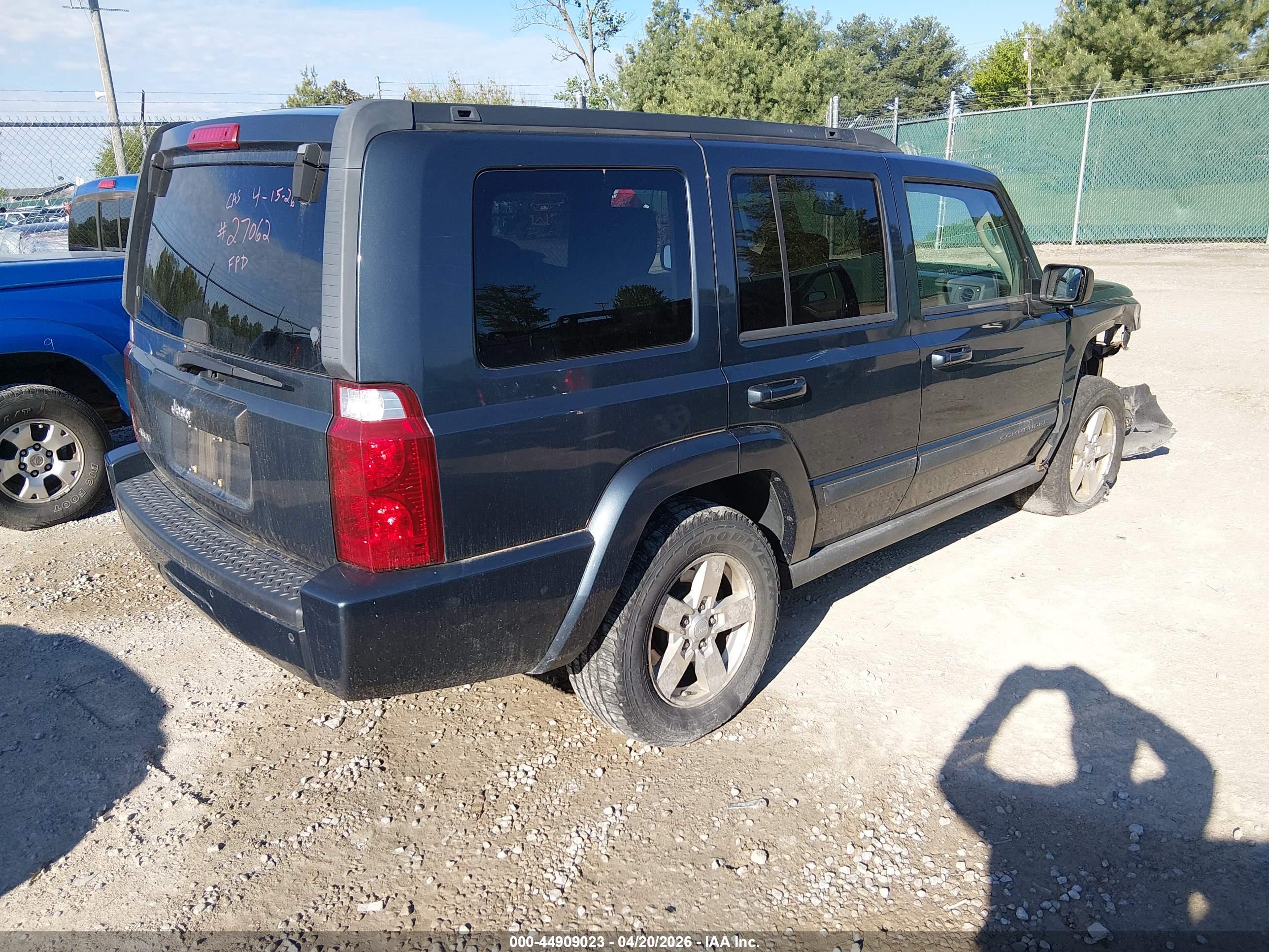 JEEP COMMANDER image 4