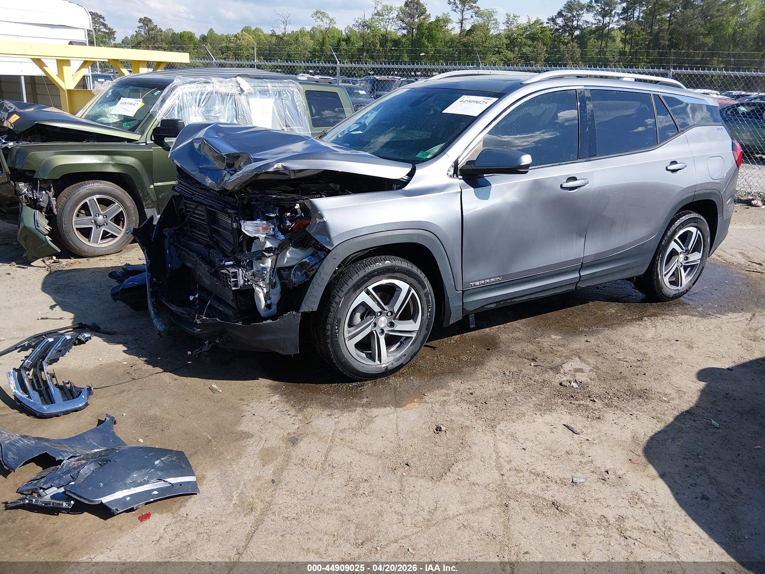 GMC TERRAIN image 2